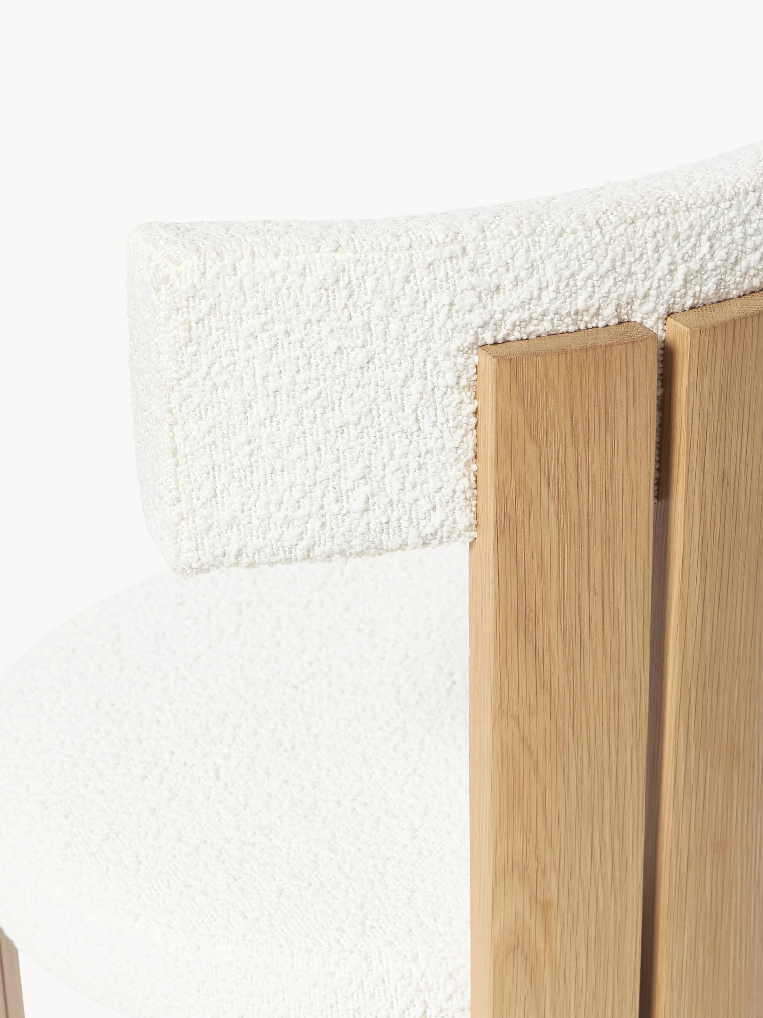Houten stoel Katya met bouclé bekleding