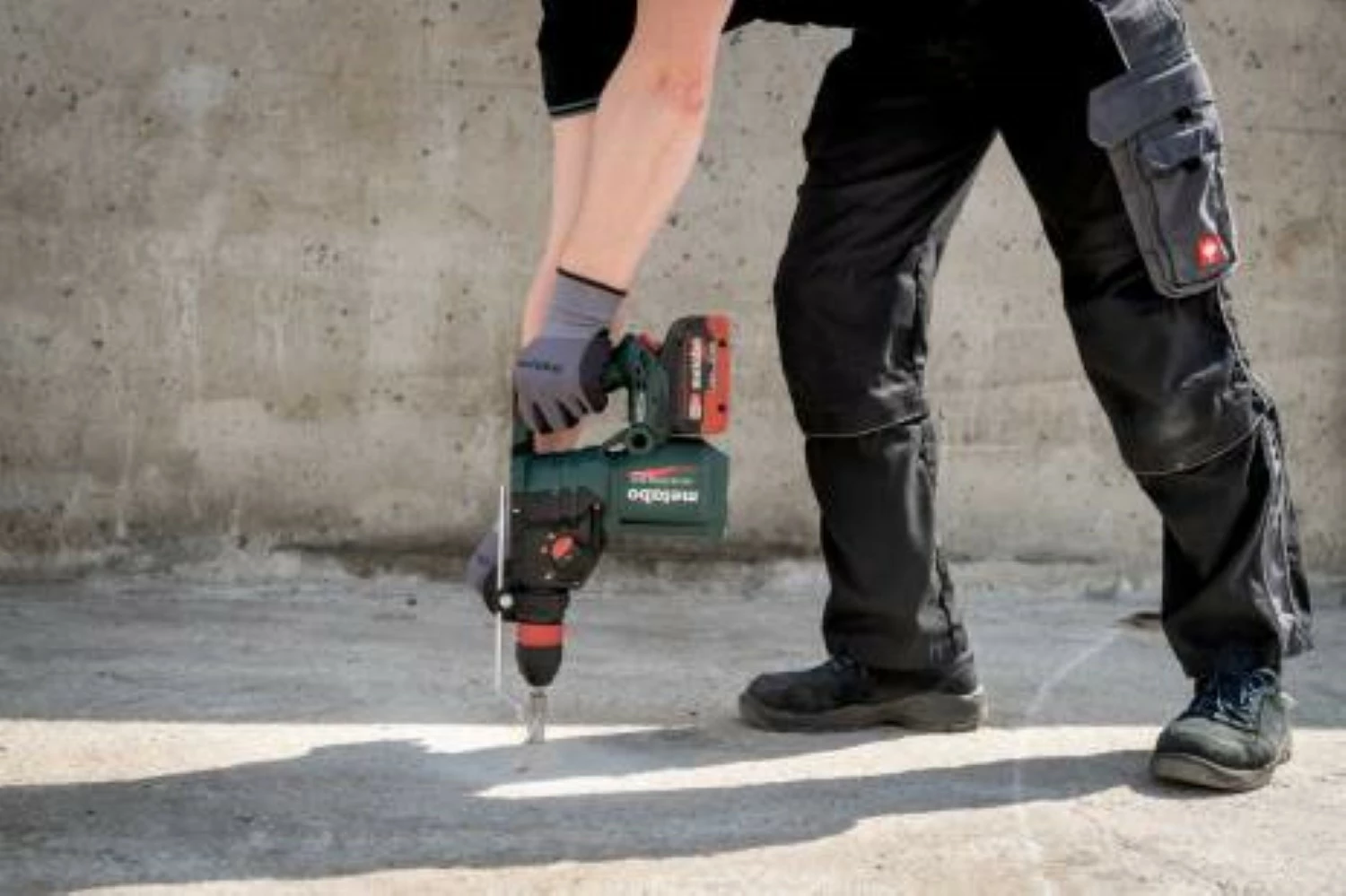 Metabo KH 18 LTX BL 28 Q Set ISA  18V Li-ion Accu combihamer set (2x5.5Ah LiHD accu) in Metabox