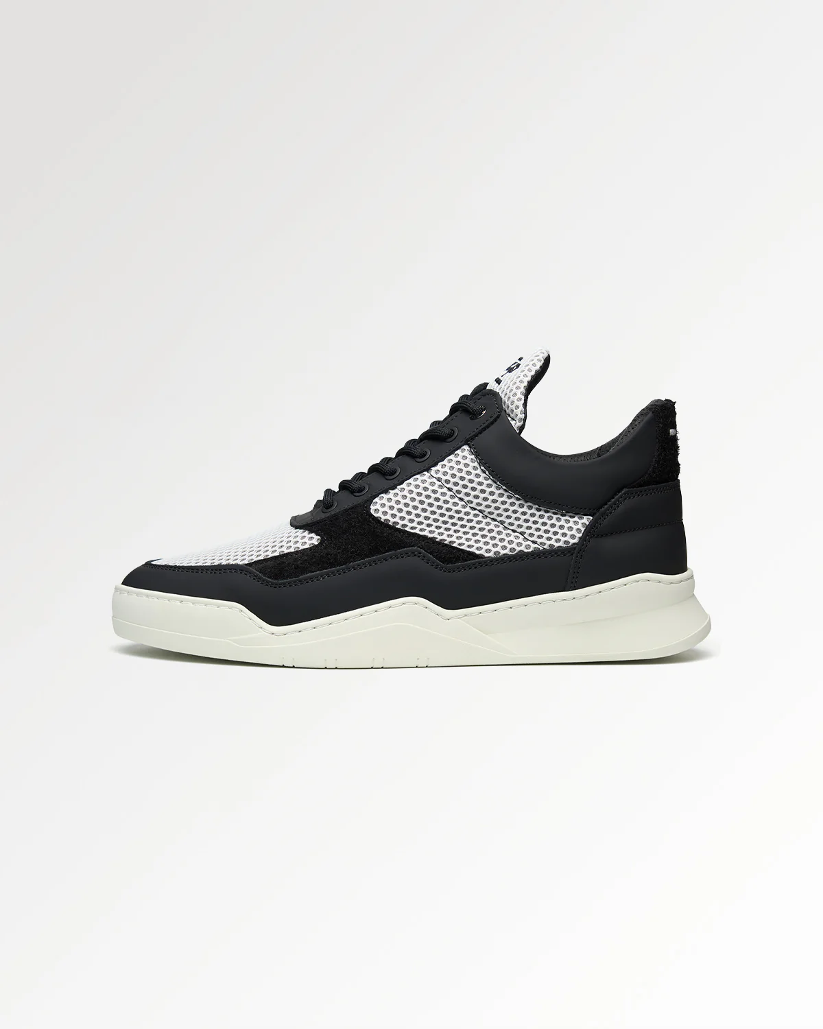 Low Top Ghost Mesh Black / White