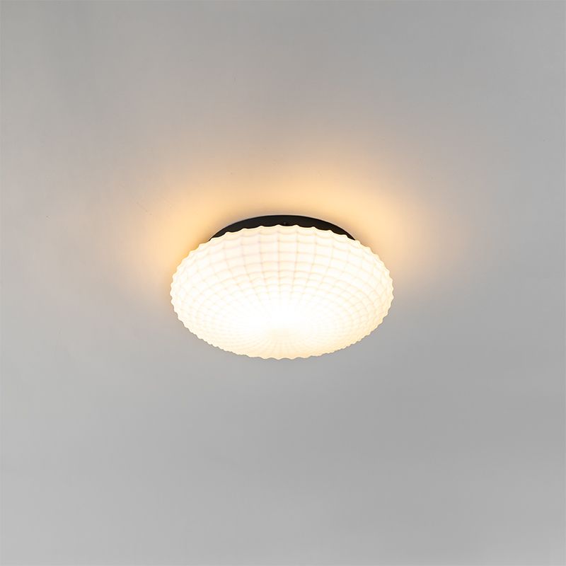 Klassieke plafondlamp zwart met opaal glas 23 cm IP44 - Nohmi