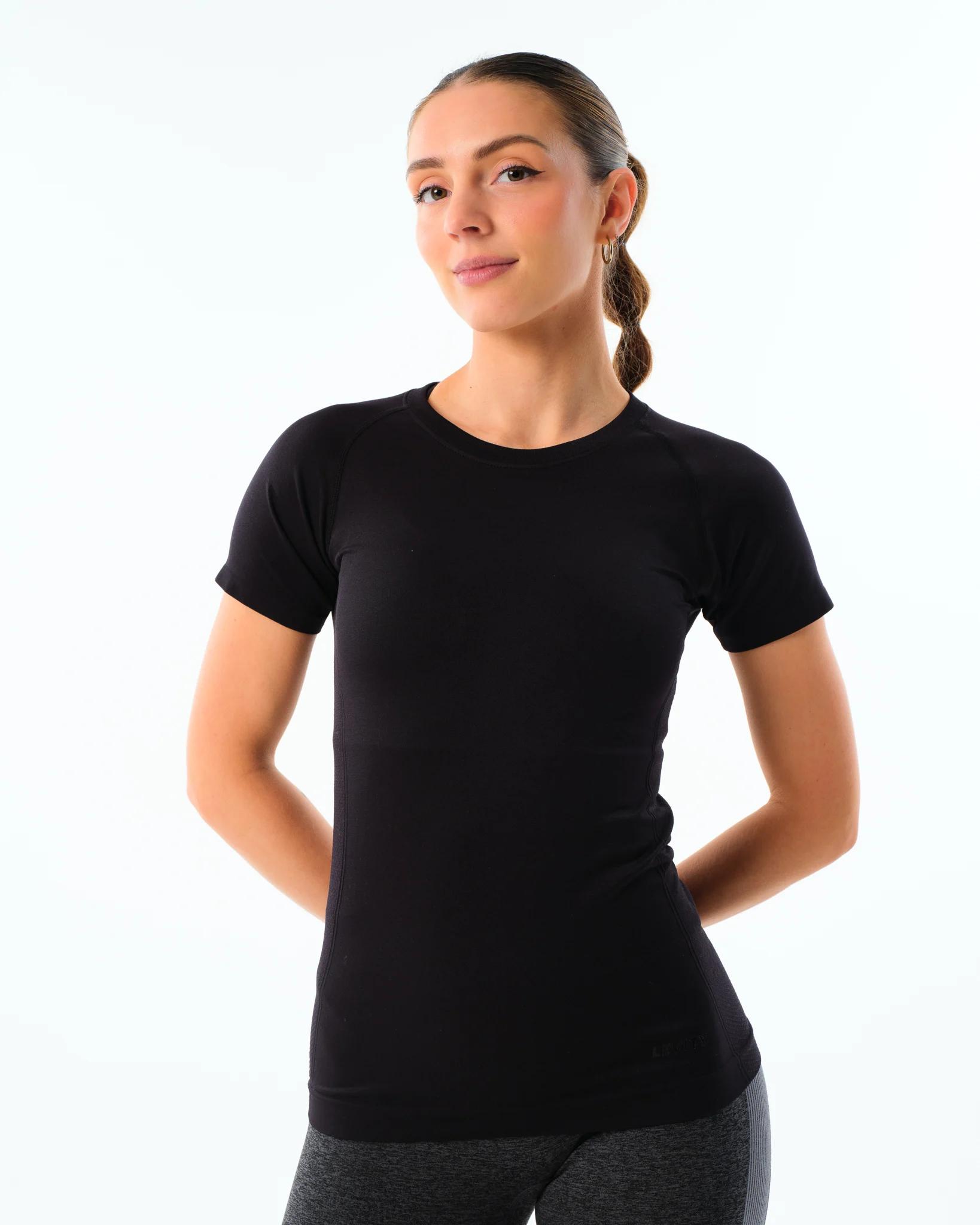 LEVITY Essential Seamless T-shirt Black Beauty