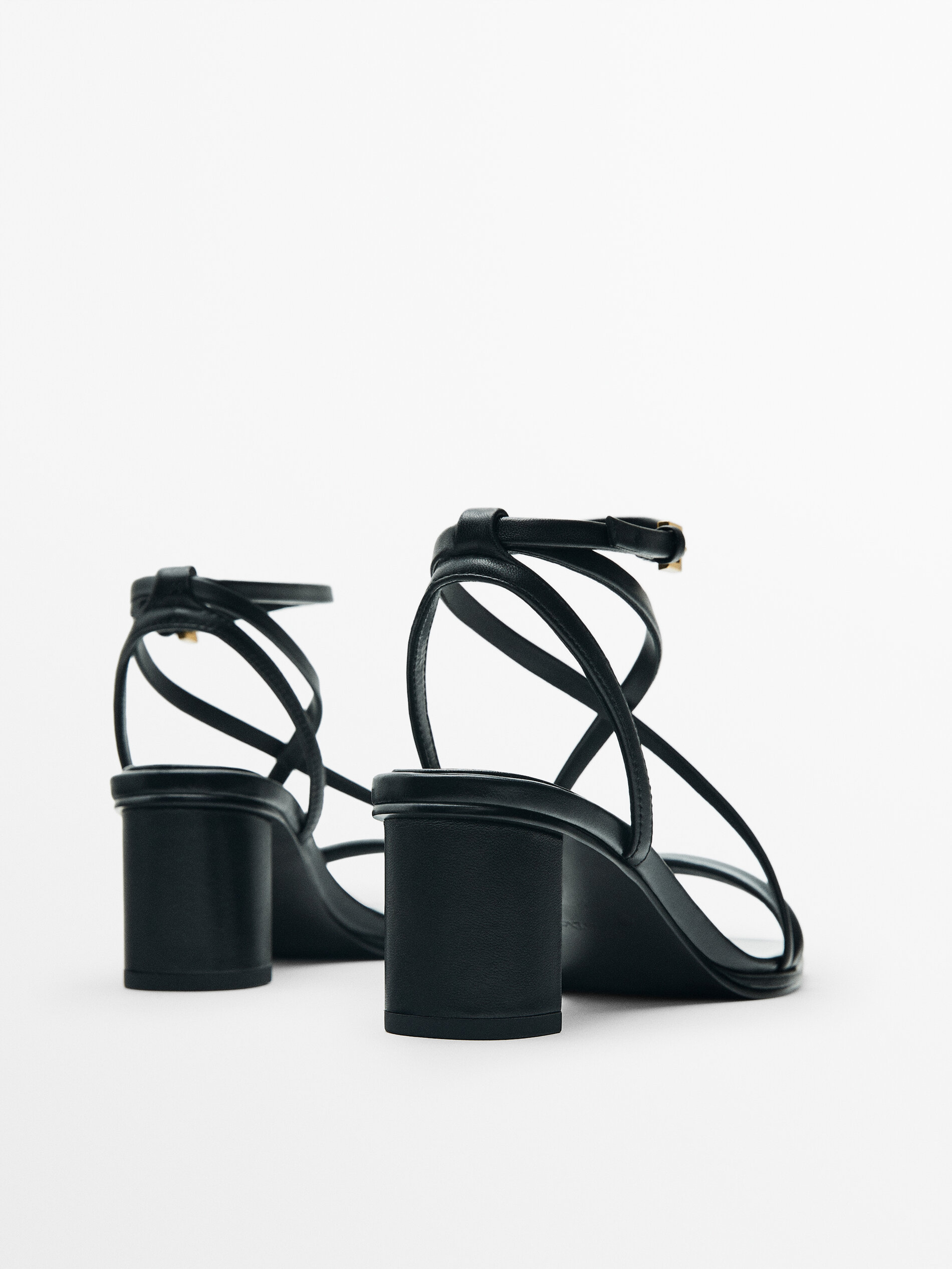 Sandália com tacón ancho - PRETO
