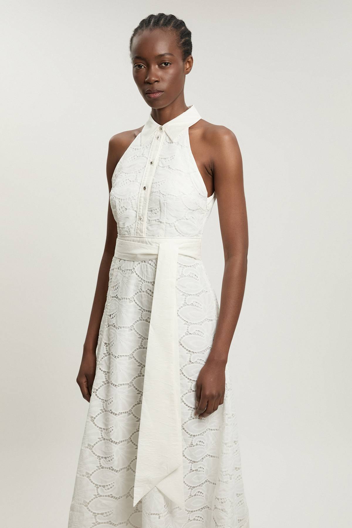 KarenMillen Robe Midi Tissée Petite À Col Licou Avec Détail De Liens Et Broderie Anglaise En Coton