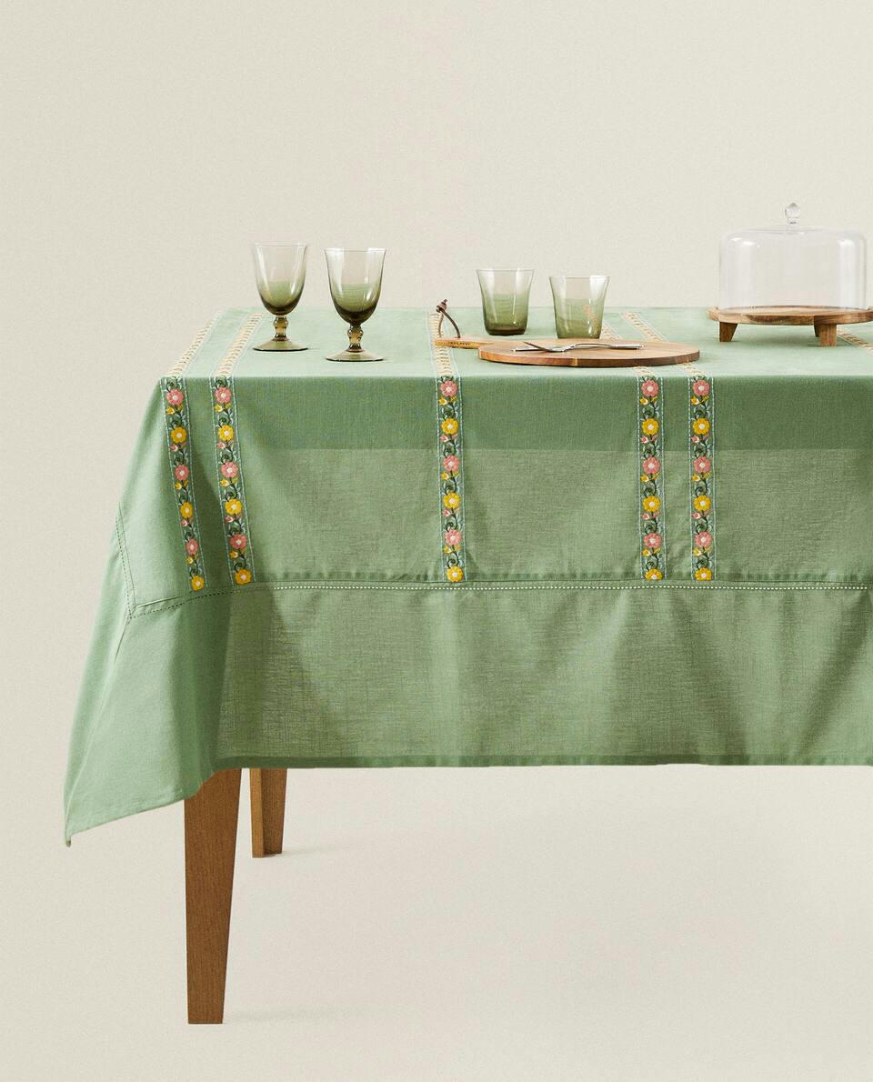 TOALHA DE MESA DE ALGODÃO BORDADA