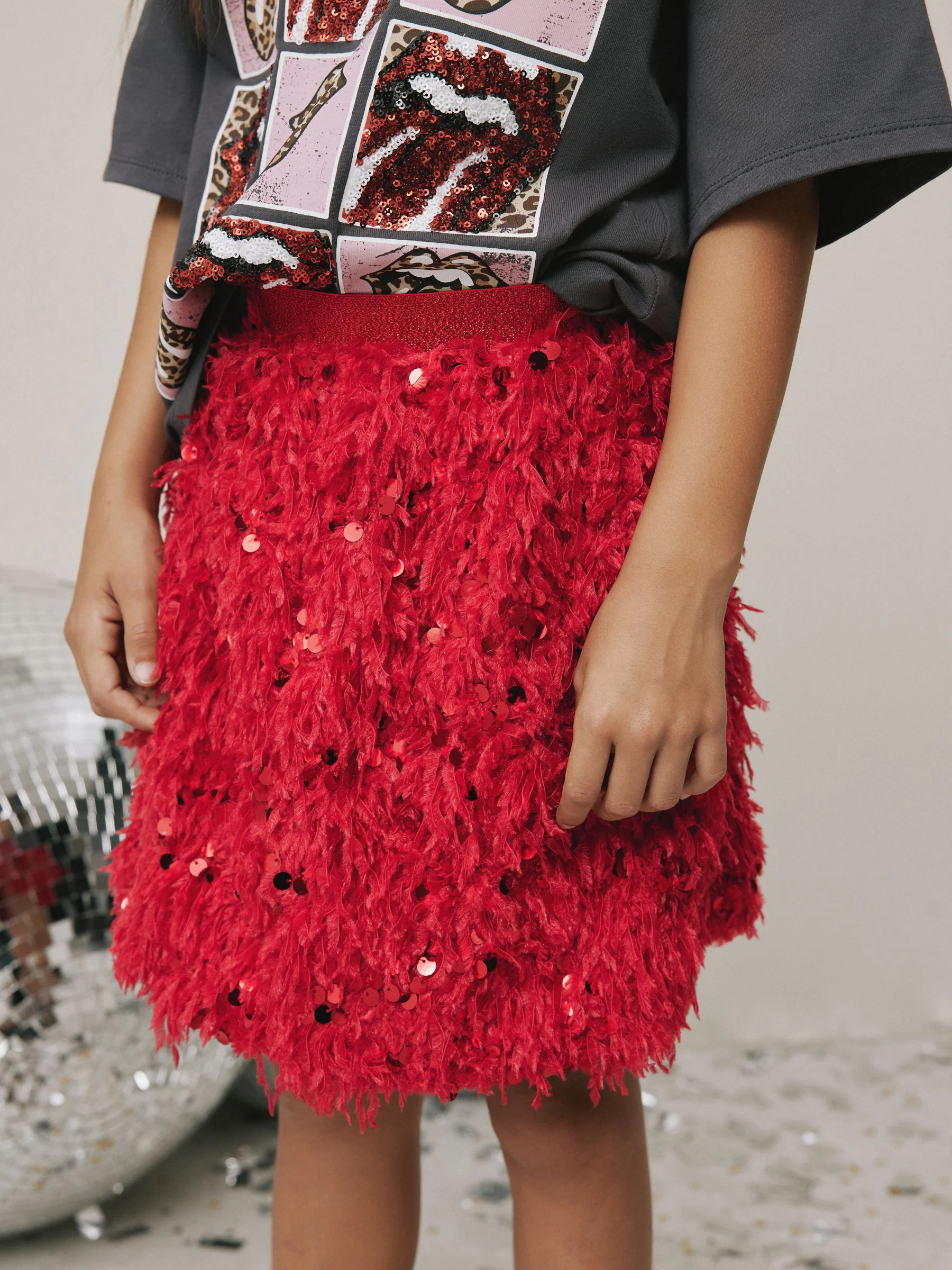 Red Fluffy Sequin - Rok (3-16jr)