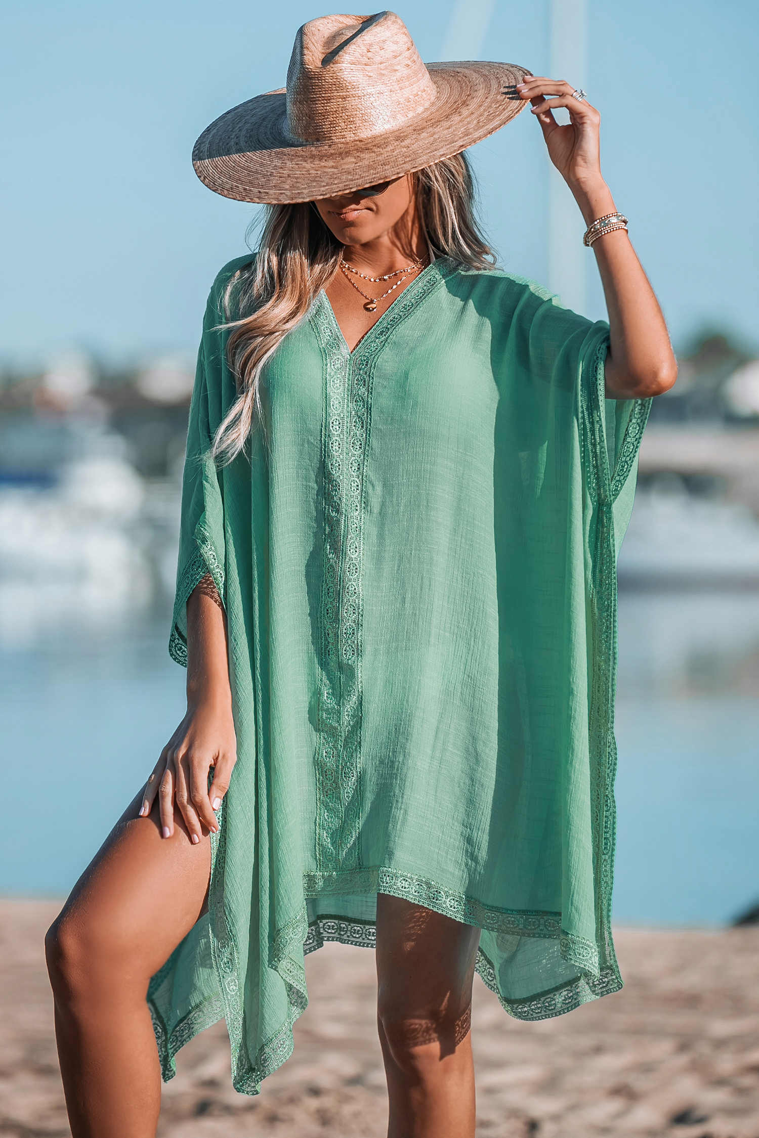 Robe cover up midi en dentelle avec col en V