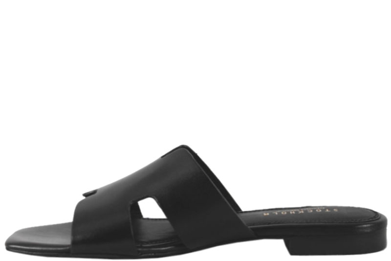 STOCKHOLM DESIGN GROUP SORT SLIPPERS I GLAT SKIND