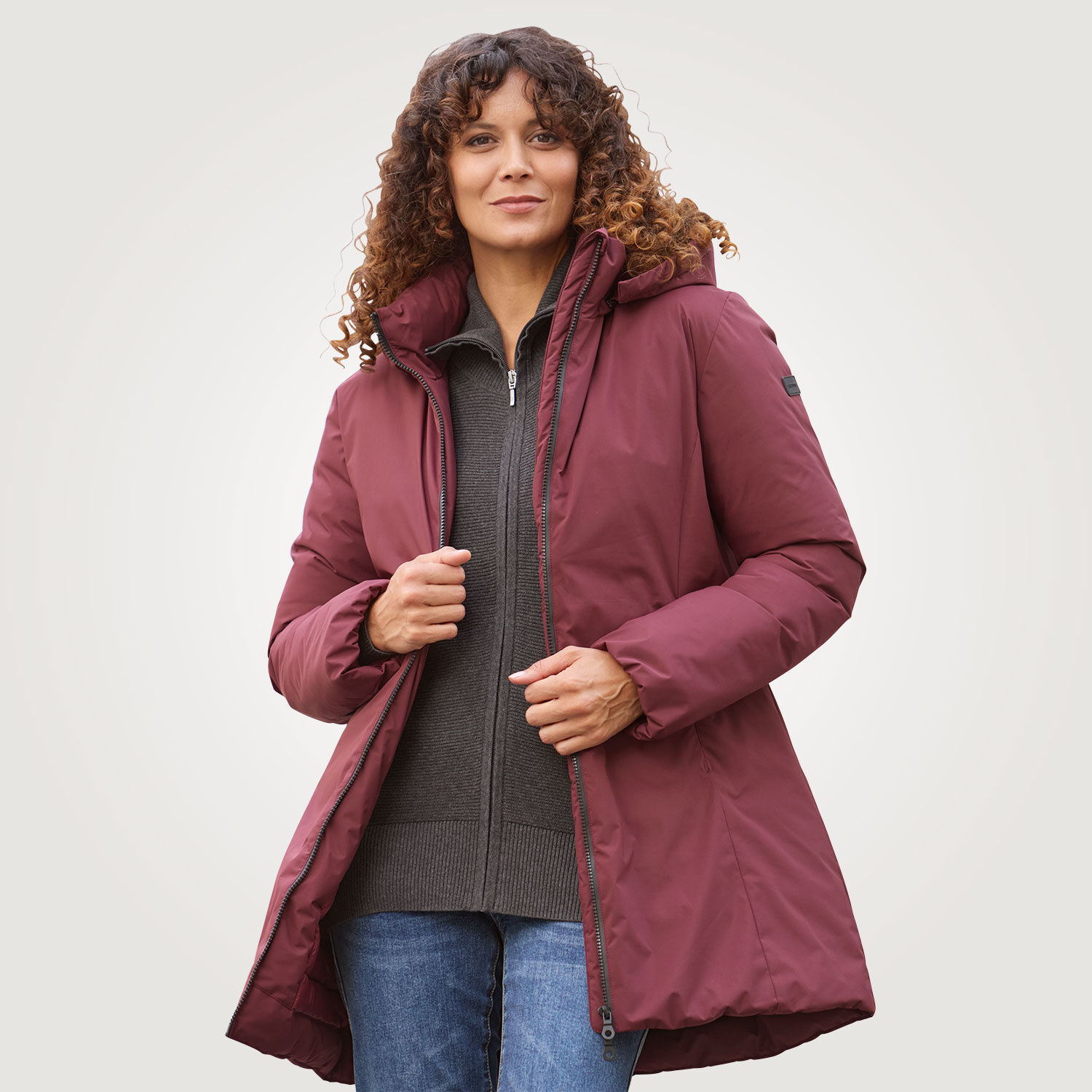 Wärmende Damen Jacke mit abnehmbarer Kapuze
