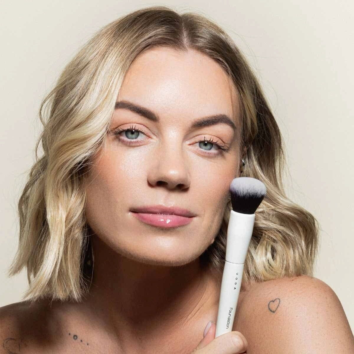 UOGA UOGA  Foundation Brush