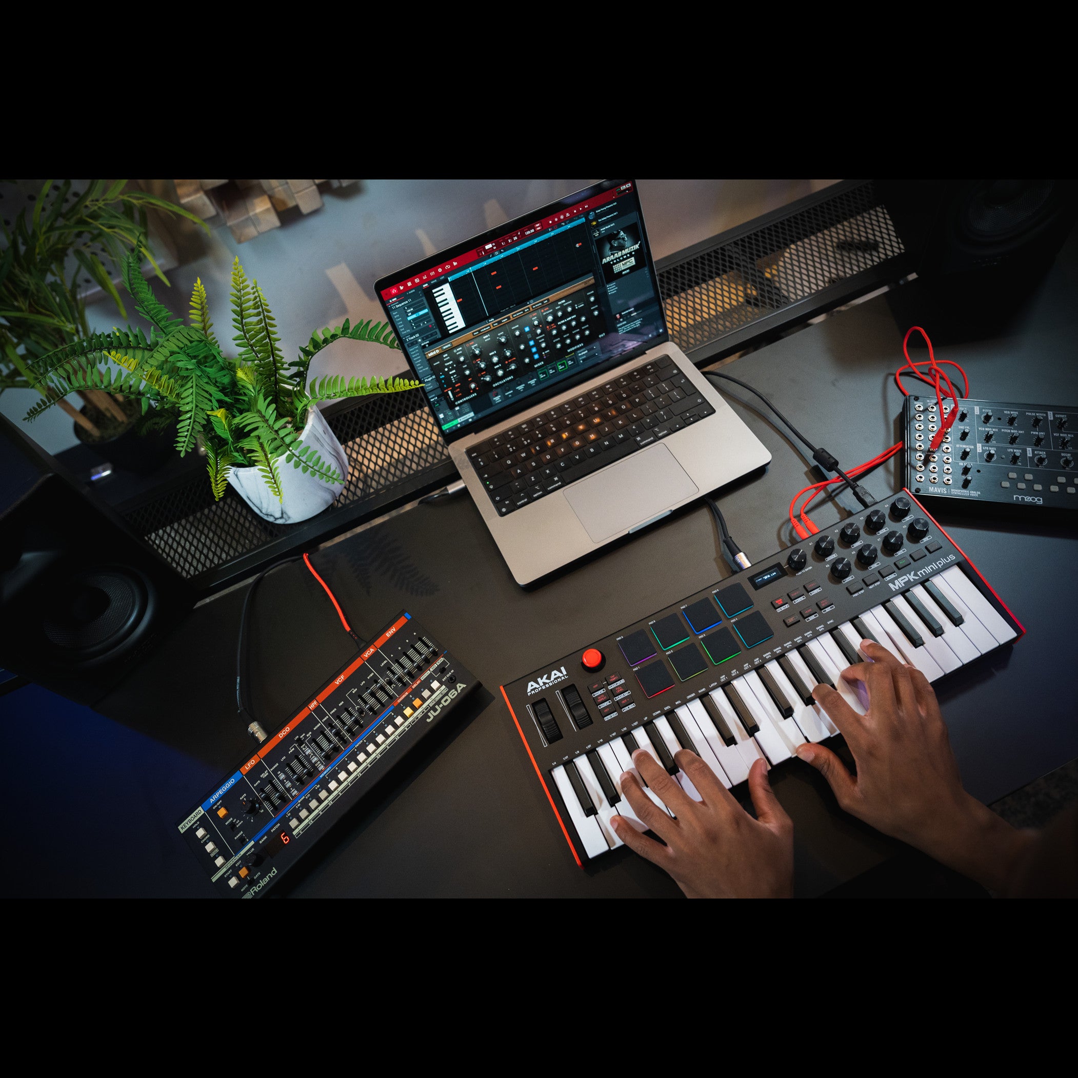 Akai Professional MPK Mini Plus USB/MIDI keyboard