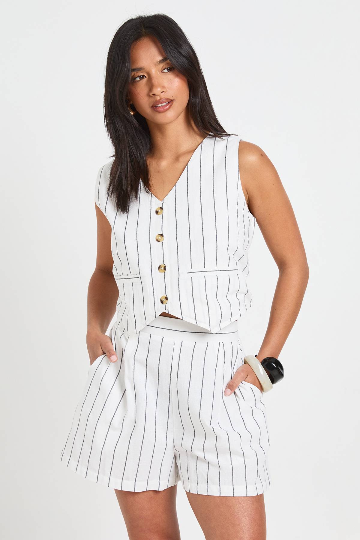 boohoo Ensemble Petite Gilet Rayé Aspect Lin & Short Coupe Décontractée