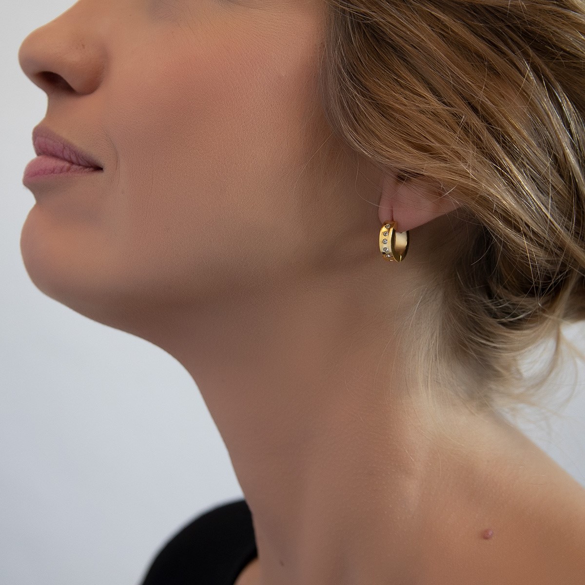 Boucles d'oreilles créoles acier jaune et cubic zirconia
