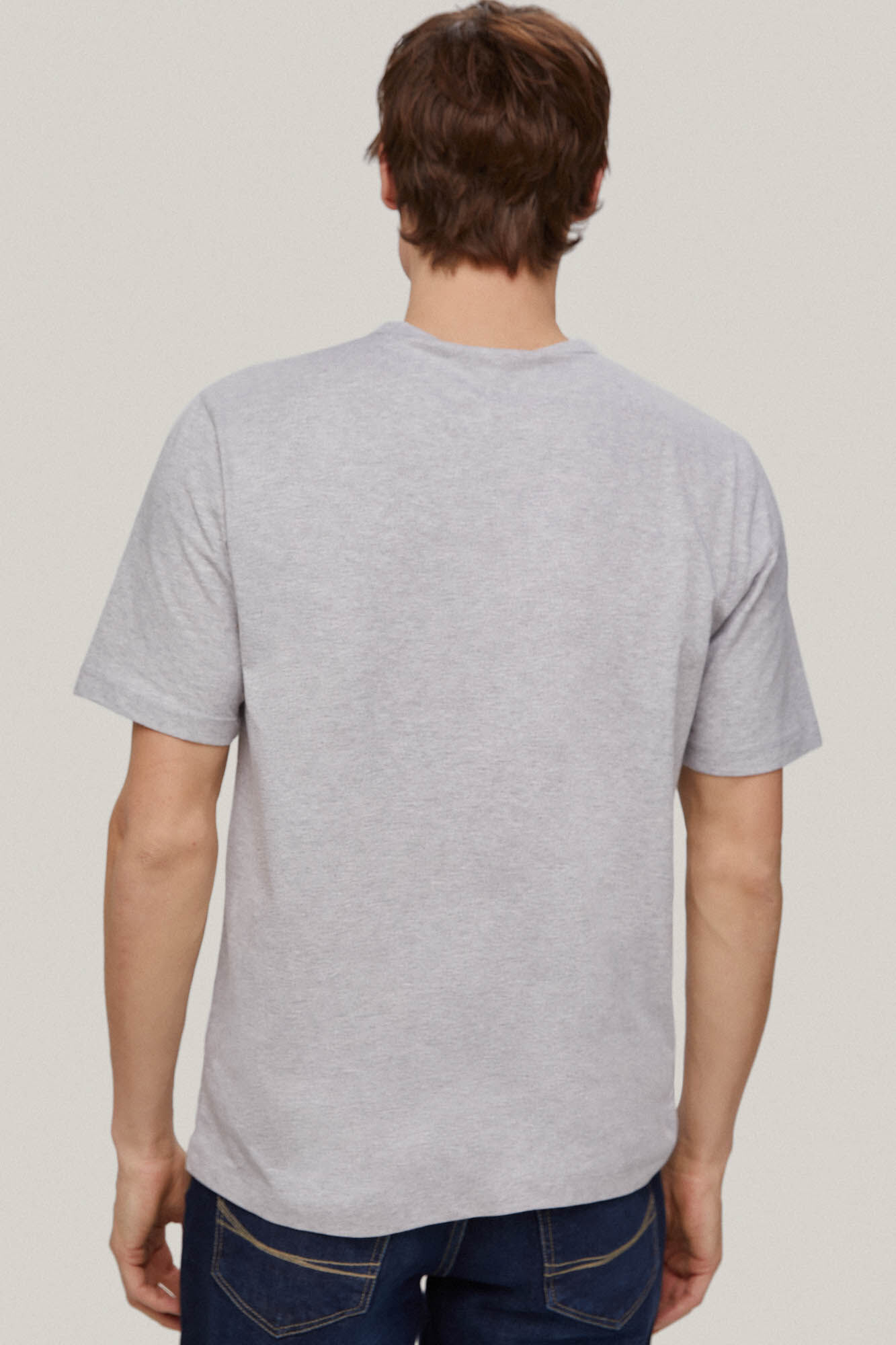 Camiseta com logo grande - Cinza