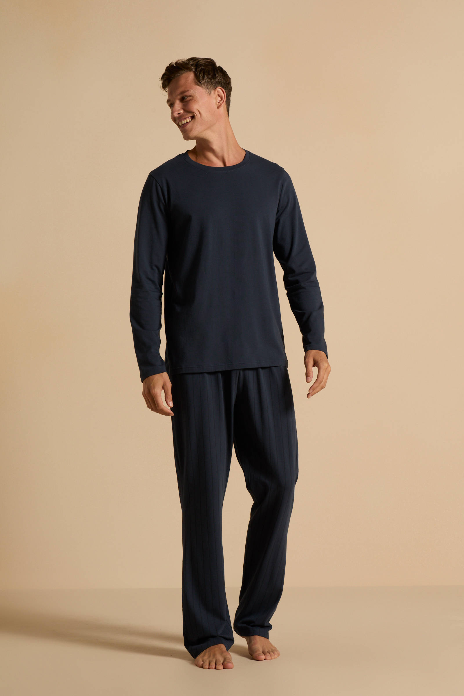 UR8011 pyjama met streep blauw/zwart