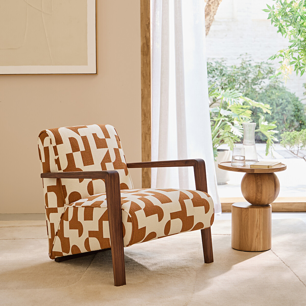 AM.PM<br>Poltrona de nogueira maciça, tecido jacquard, Sanami