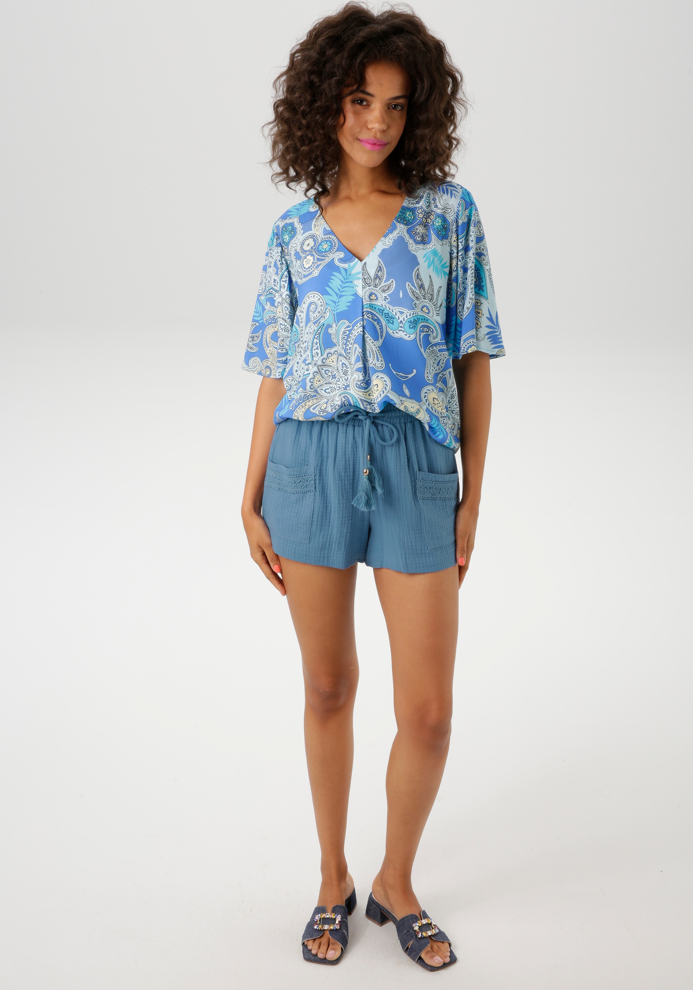 Aniston CASUAL Shorts  mit Häkel-Applikationen verziert