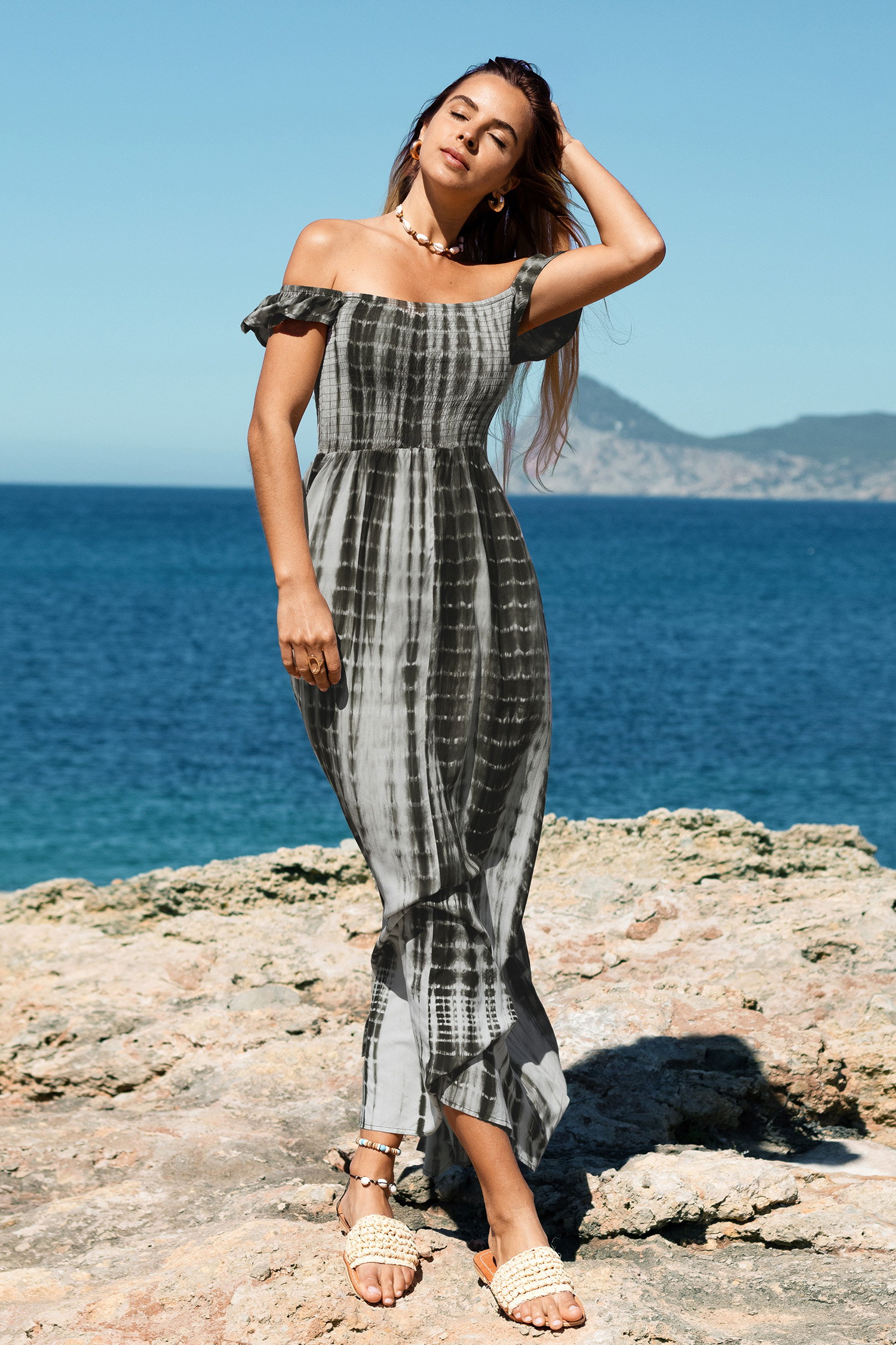 Robe maxi à épaules dénudées tie dye