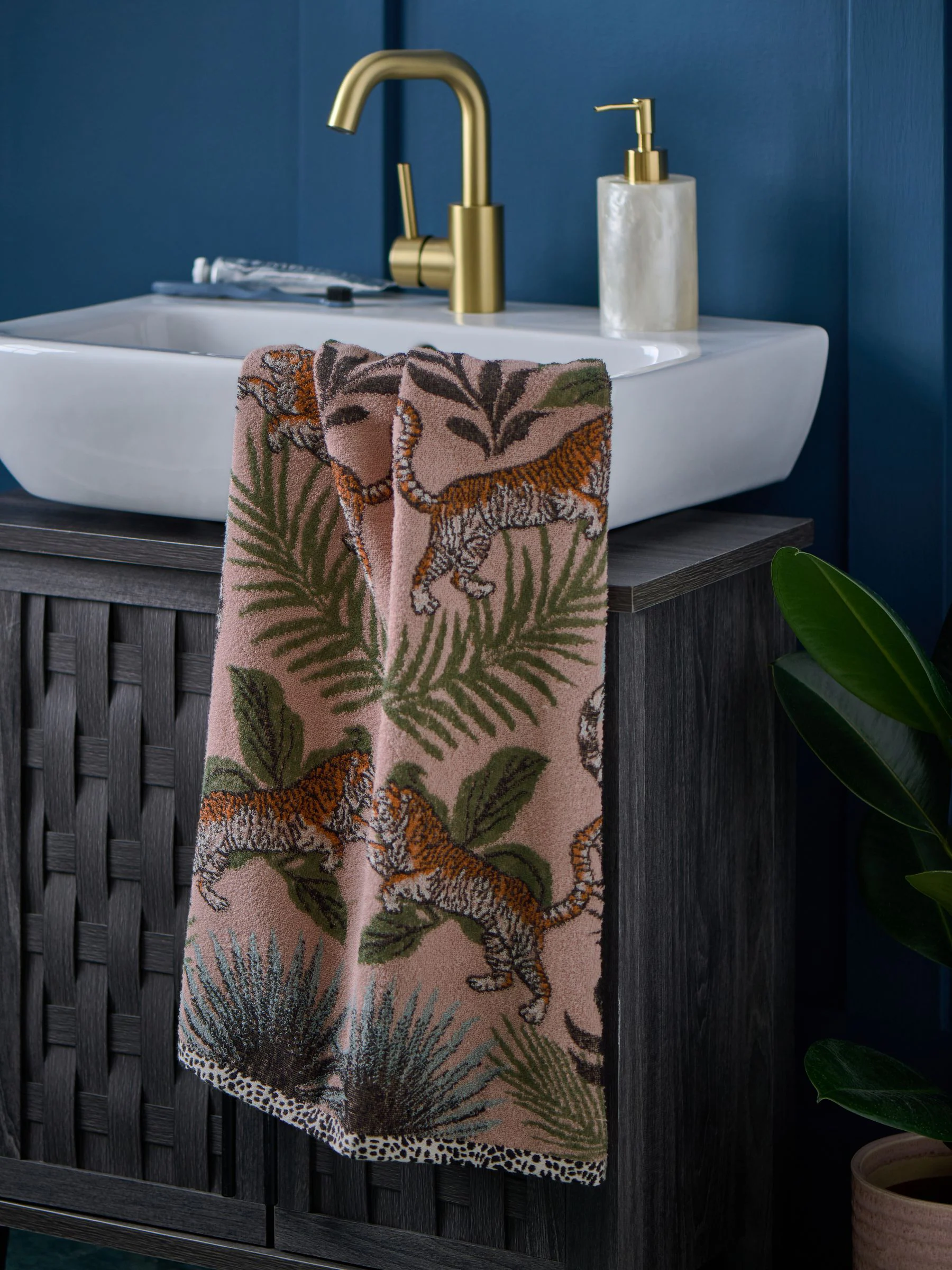 Tiger Palm Print 100% Cotton Towel