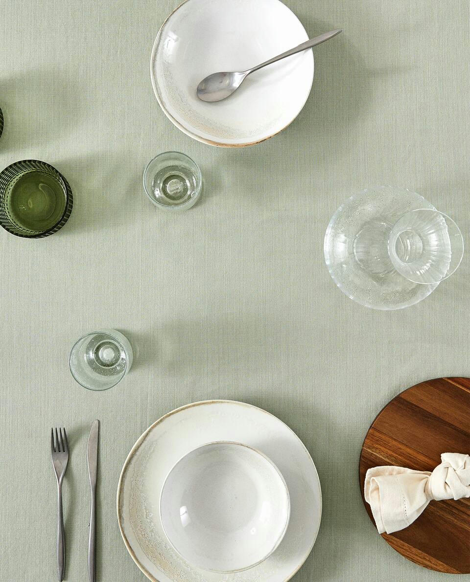 TOALHA DE MESA COM BUNDAS