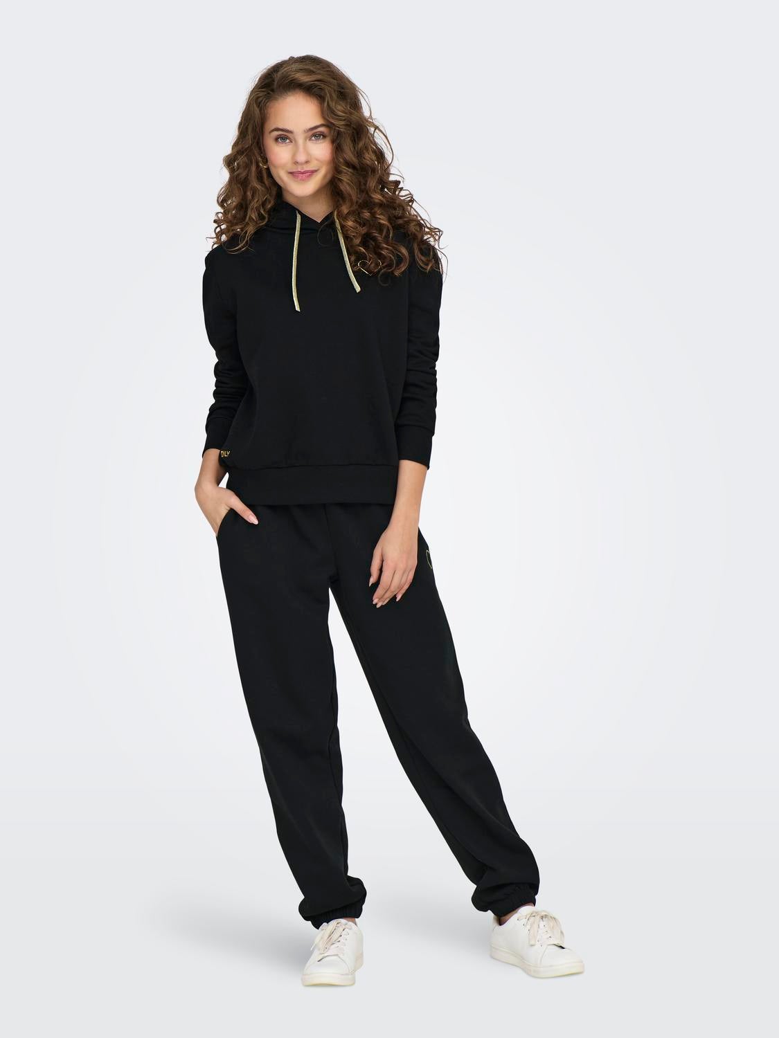 ONLNOOMI Normal geschnitten Jogginghose Black