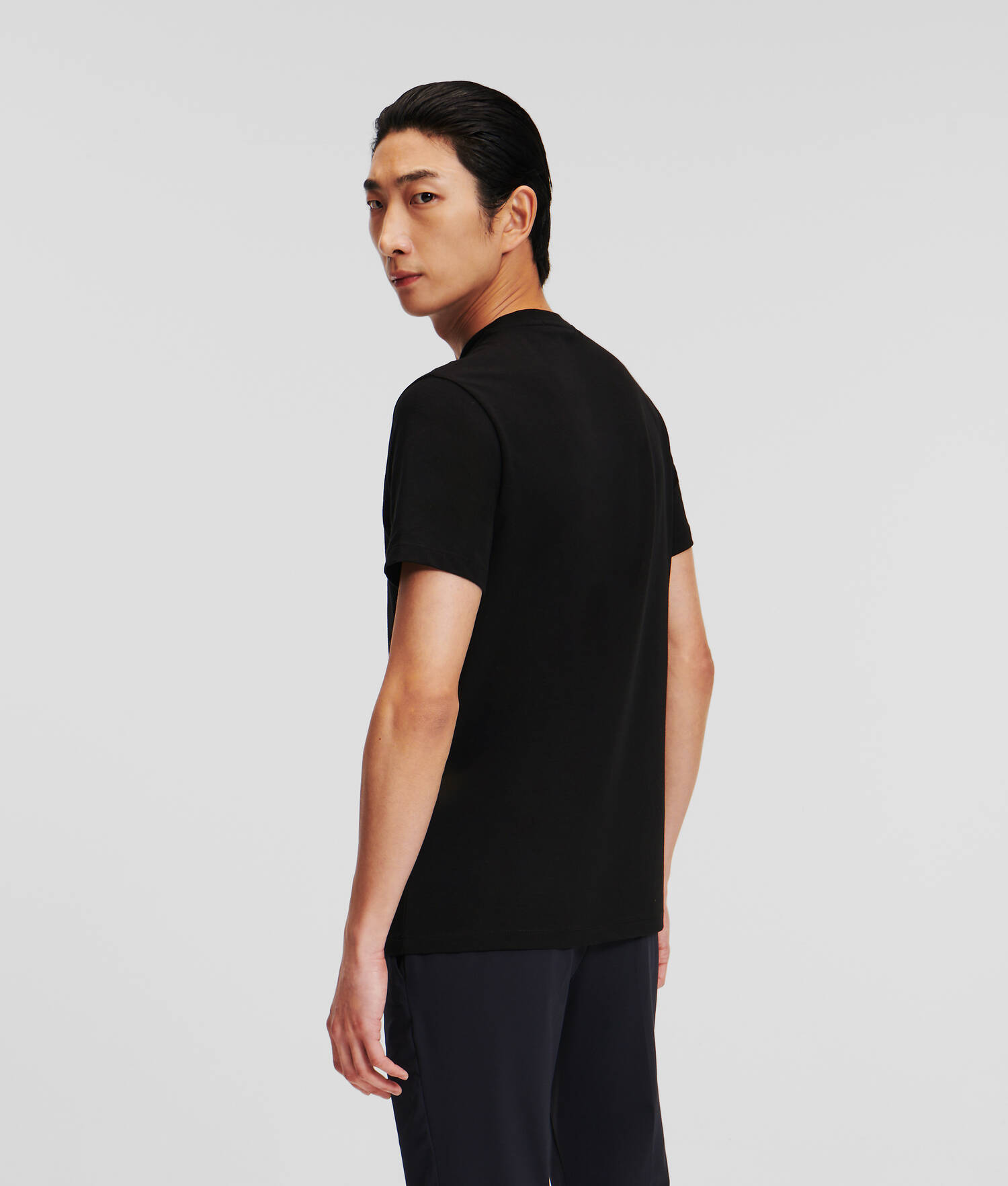 T-SHIRT AVEC LOGO ROND