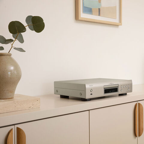 Denon DCD-900NE – serieuze CD-speler met mooie aluminium finish Premium Silver