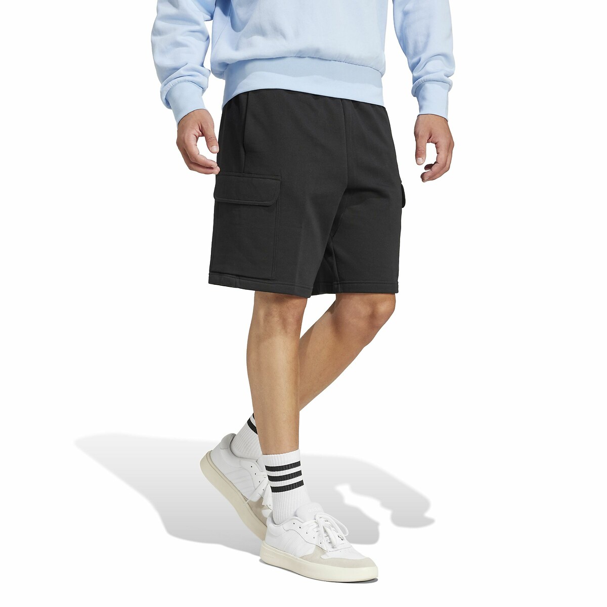 ADIDAS ROUPAS ESPORTIVAS<br>Bermuda cargo em moletom Essentials Feel Cozy