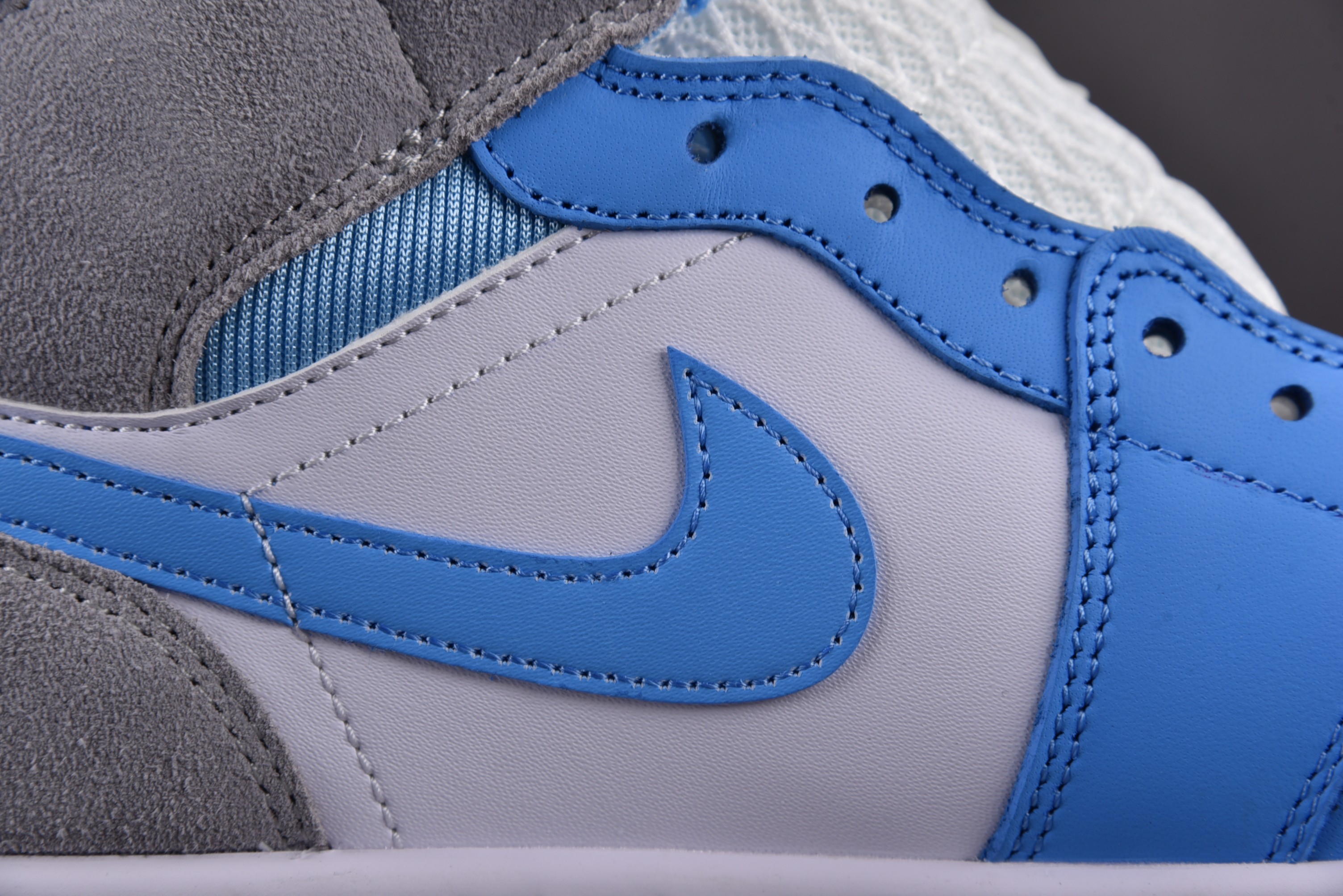 Jordan 1 Mid University Blue Grey