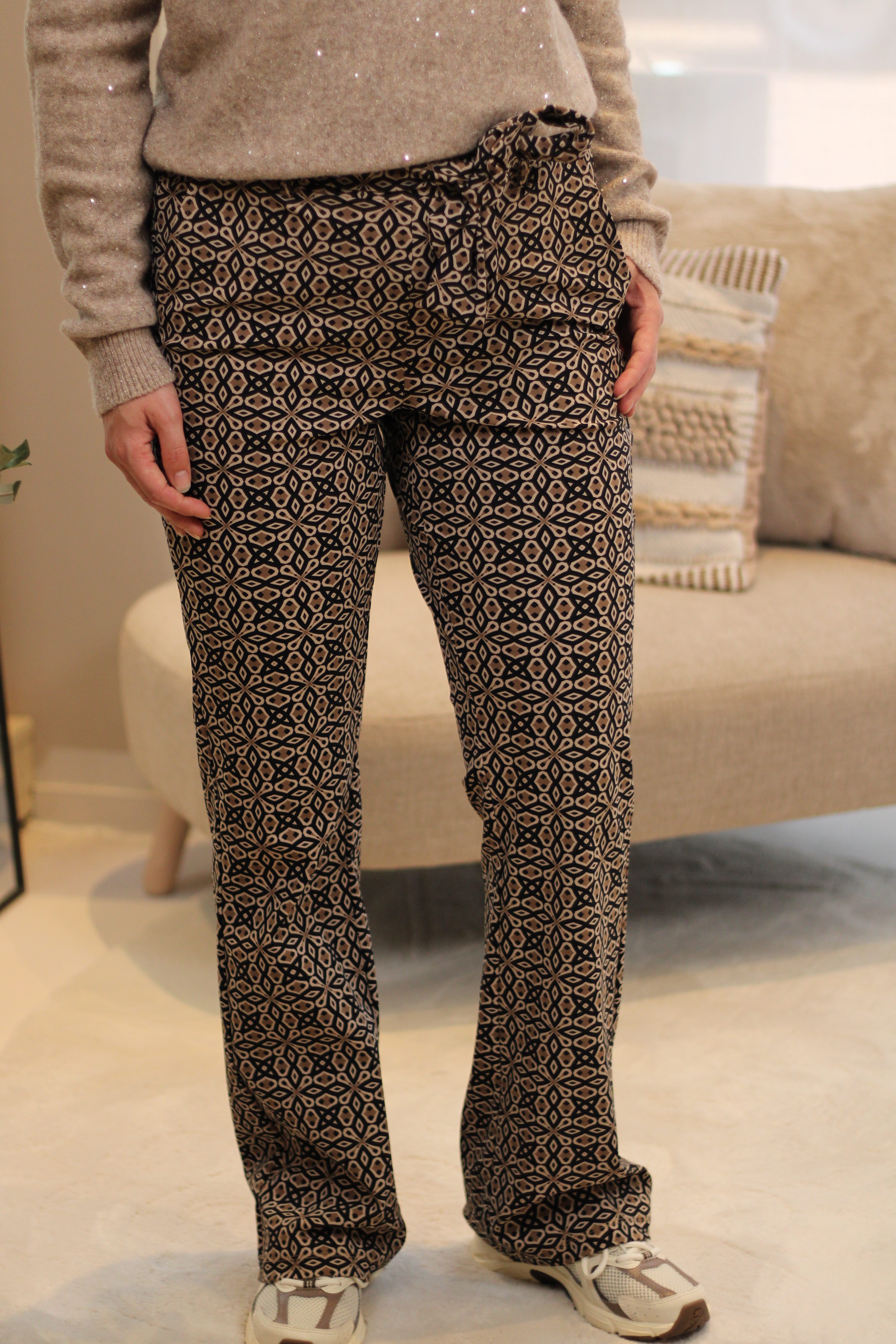 Zoso - Pretty Printed Flair Travel Pants - Black/Camel
