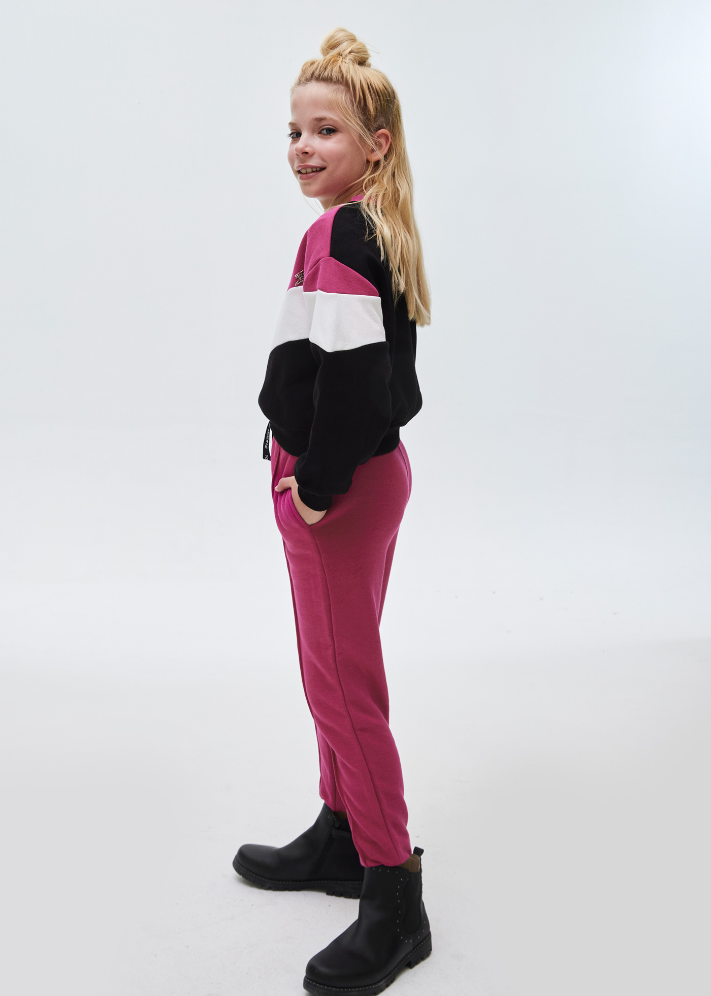 Conjunto de moletom infantil com blocos de cores