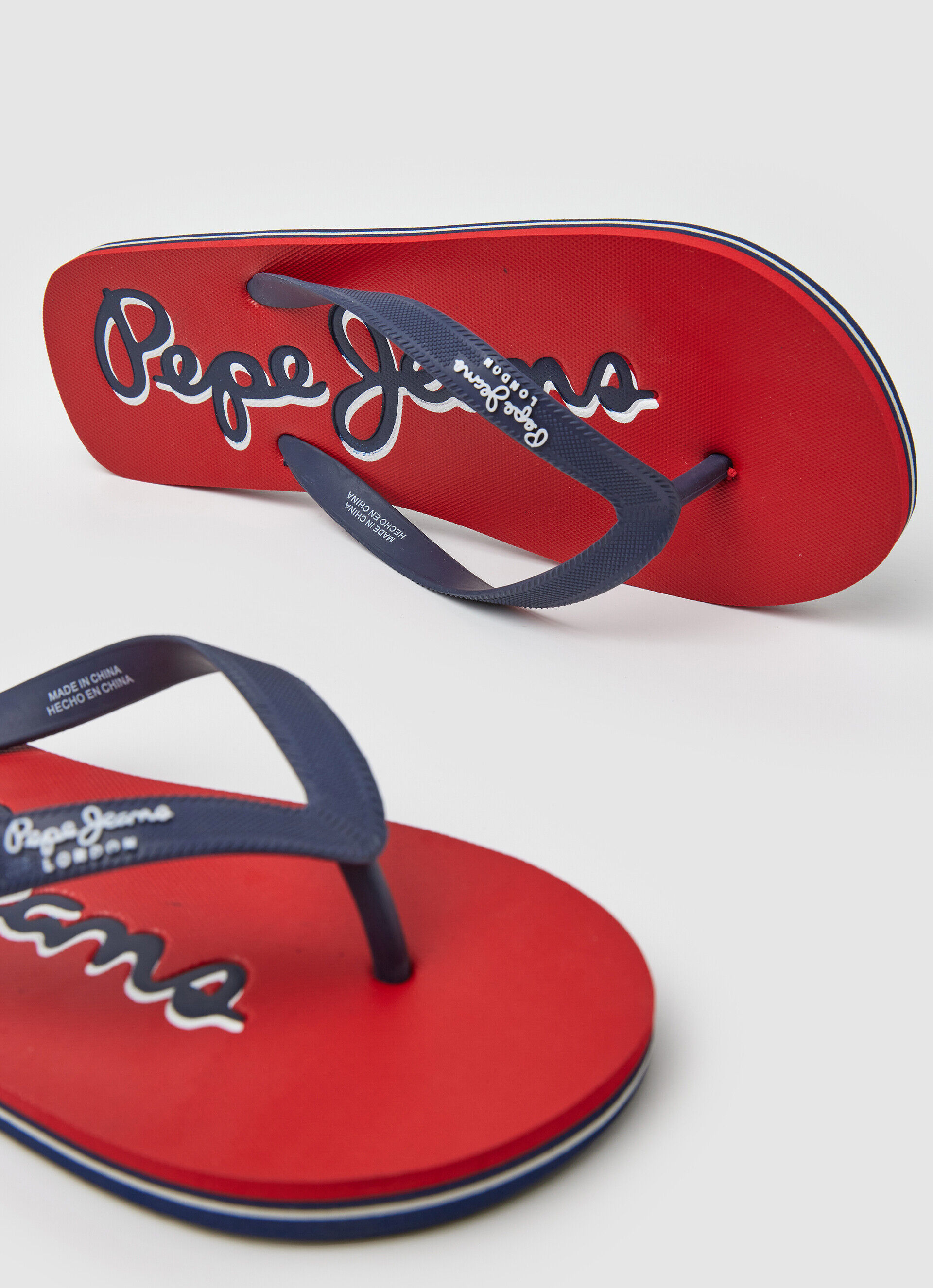 Chinelo com o logotipo da Bay Beach - vermelho