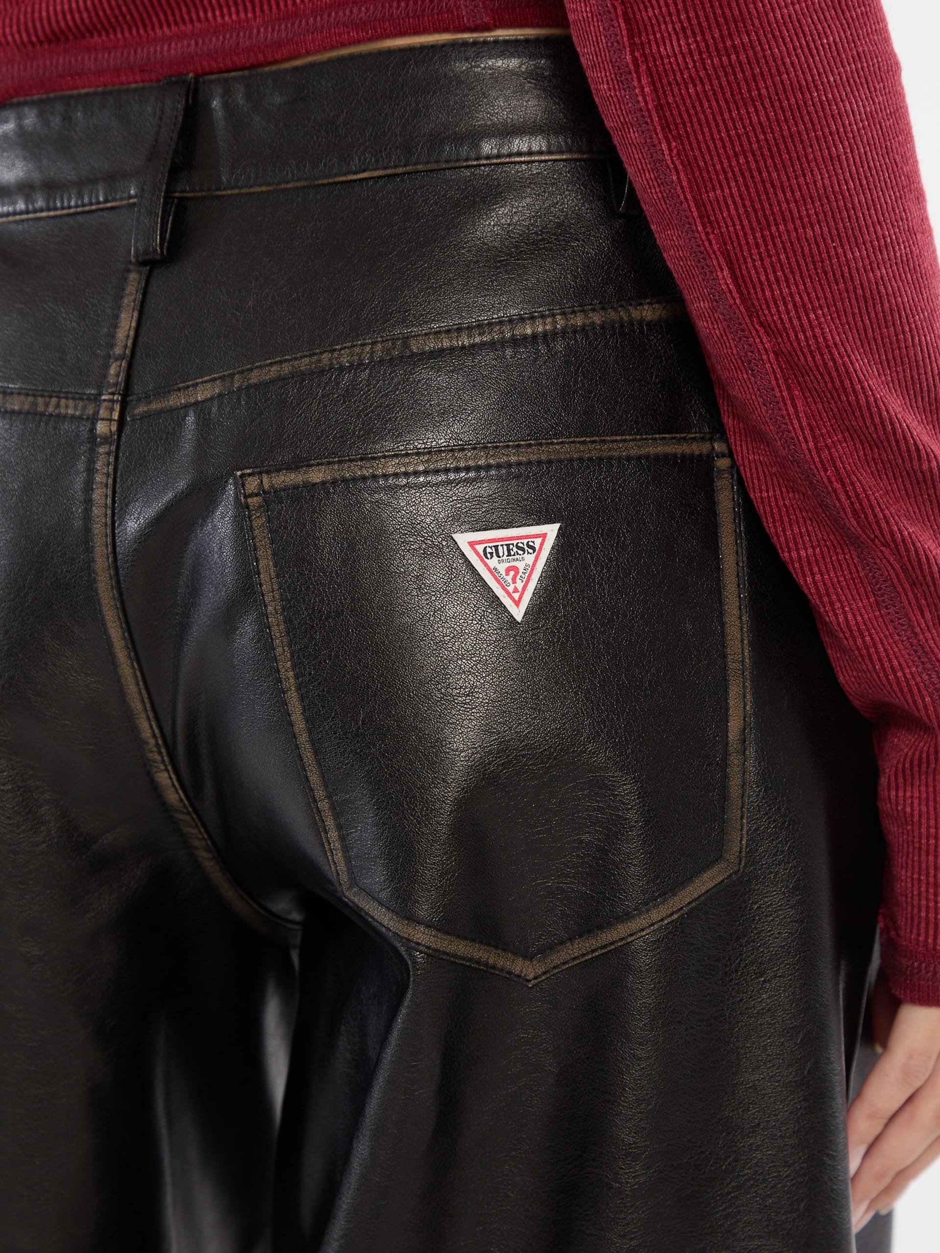 Calça de perna larga com bolsos e detalhes em couro sintético da GUESS Originals