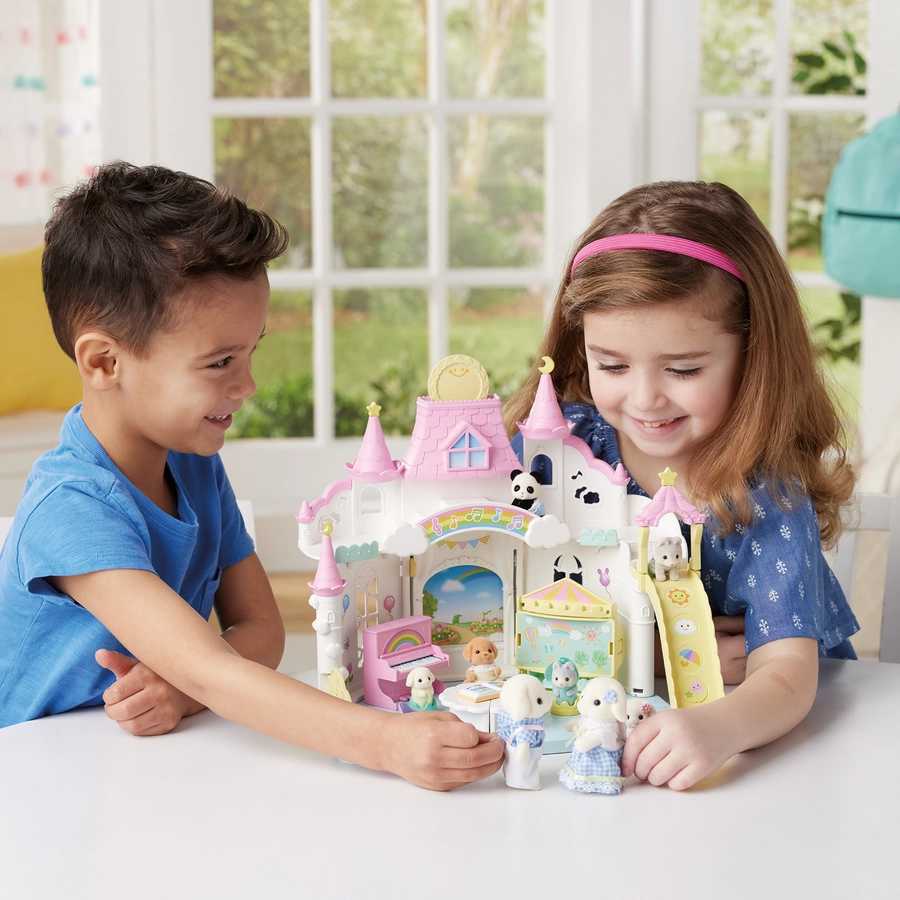 Sylvanian Families® Erlebniskindergarten “Sonnenschloss”