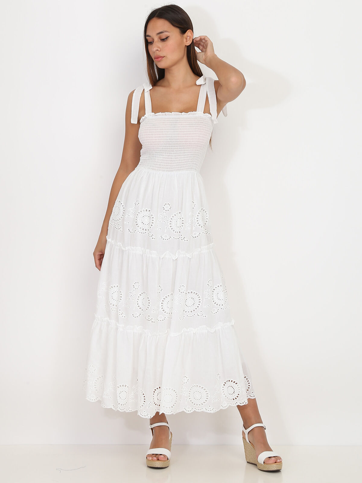 Robe longue à volants et broderie- Blanc