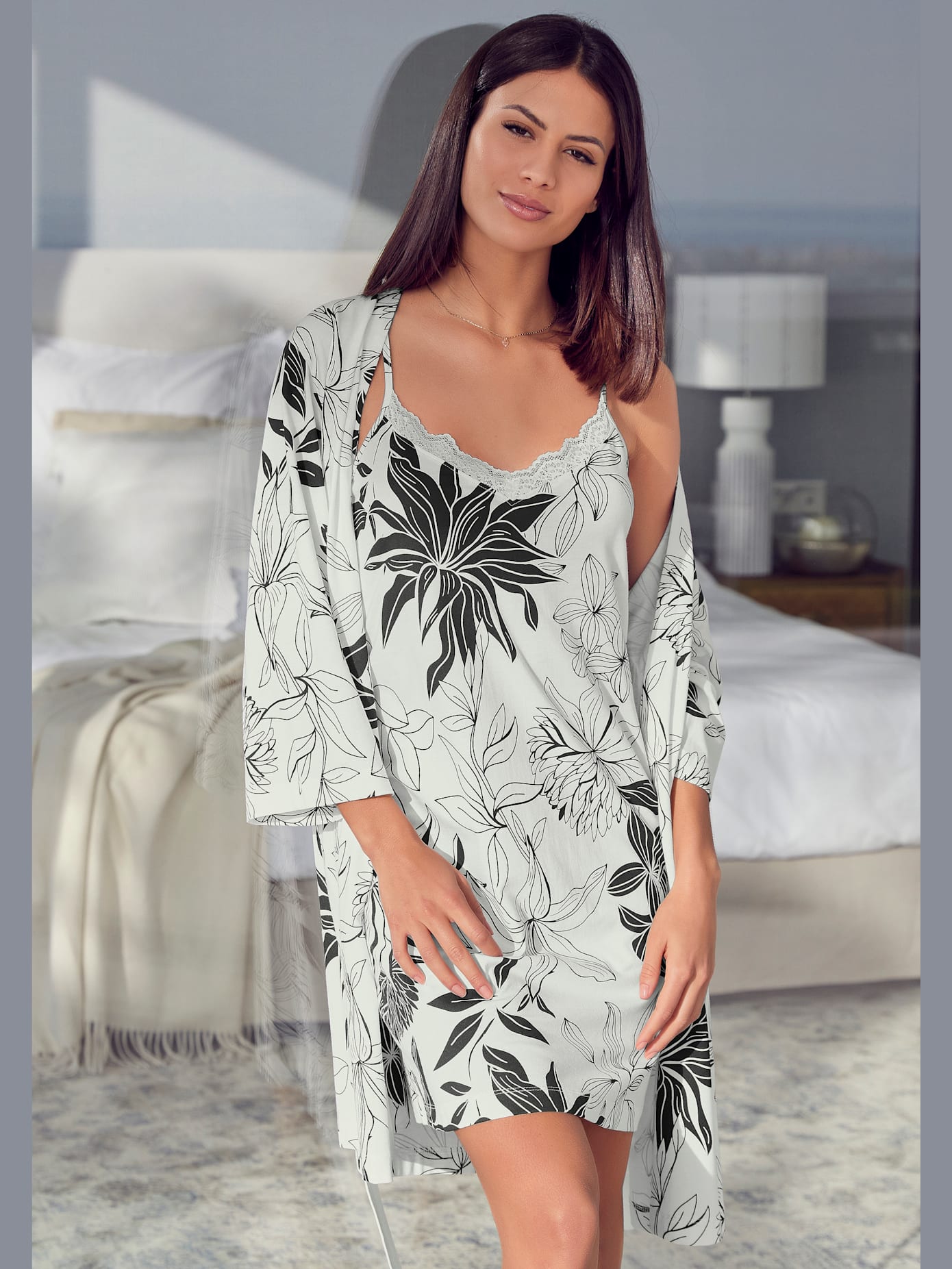 Déshabillé court à motif floral