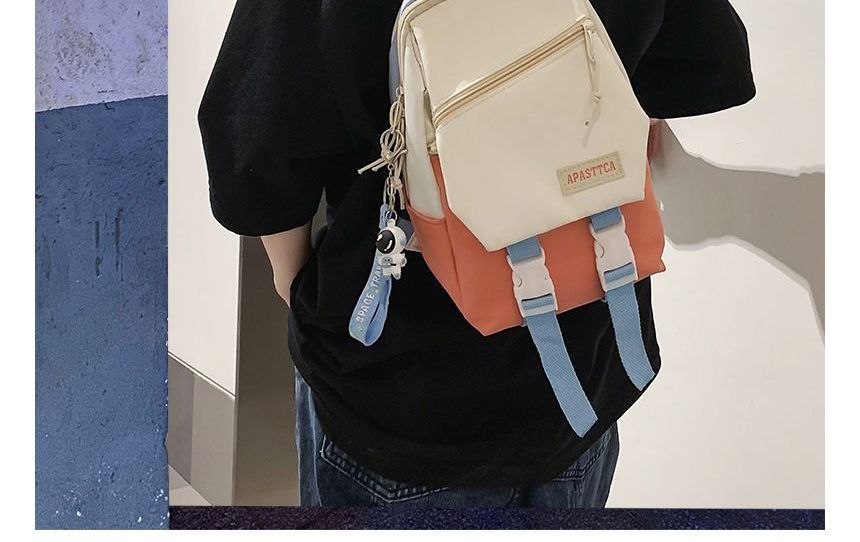 EAVALURE - Belettering Sling Bag