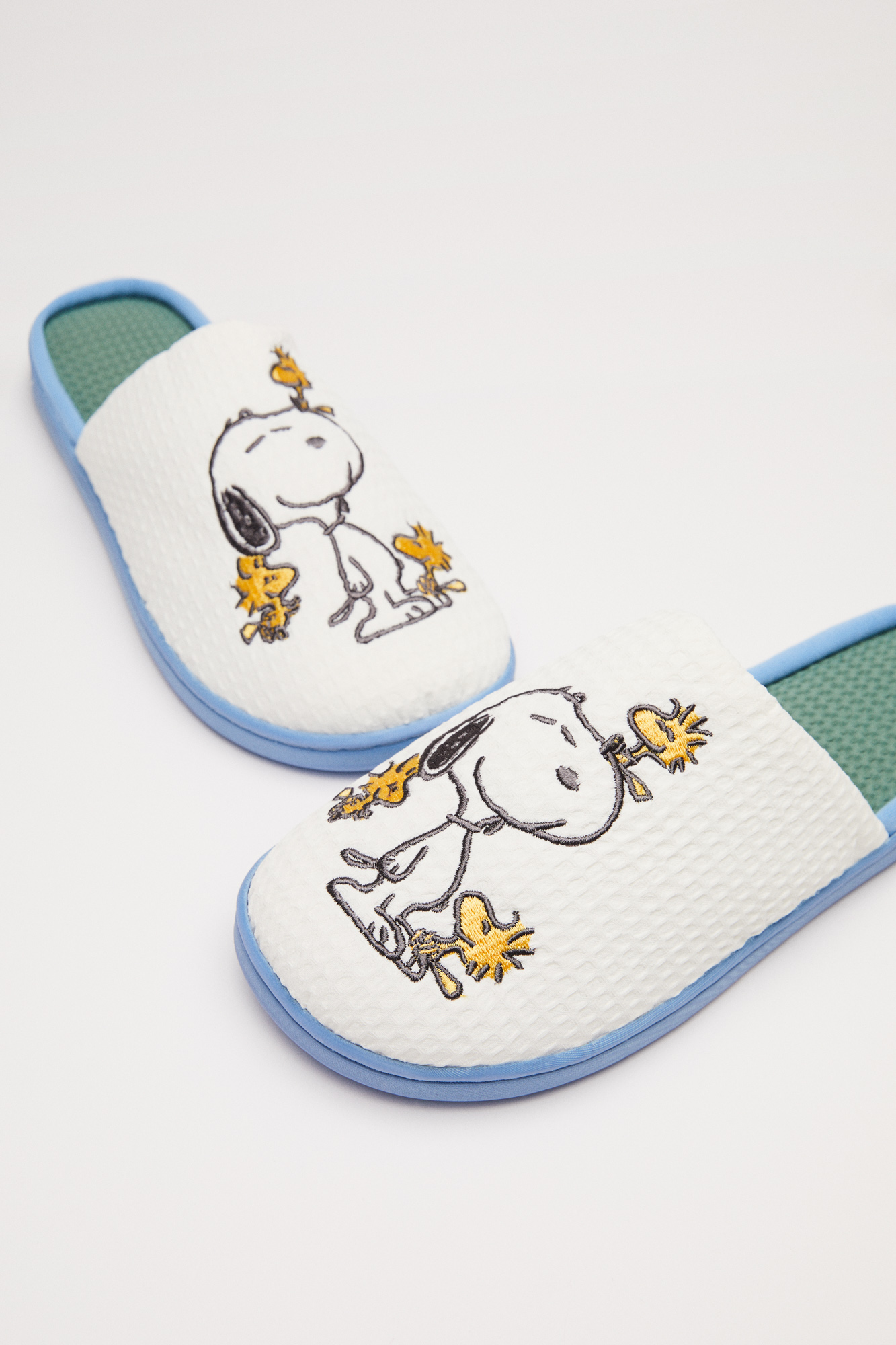 pantufas de banho do Snoopy