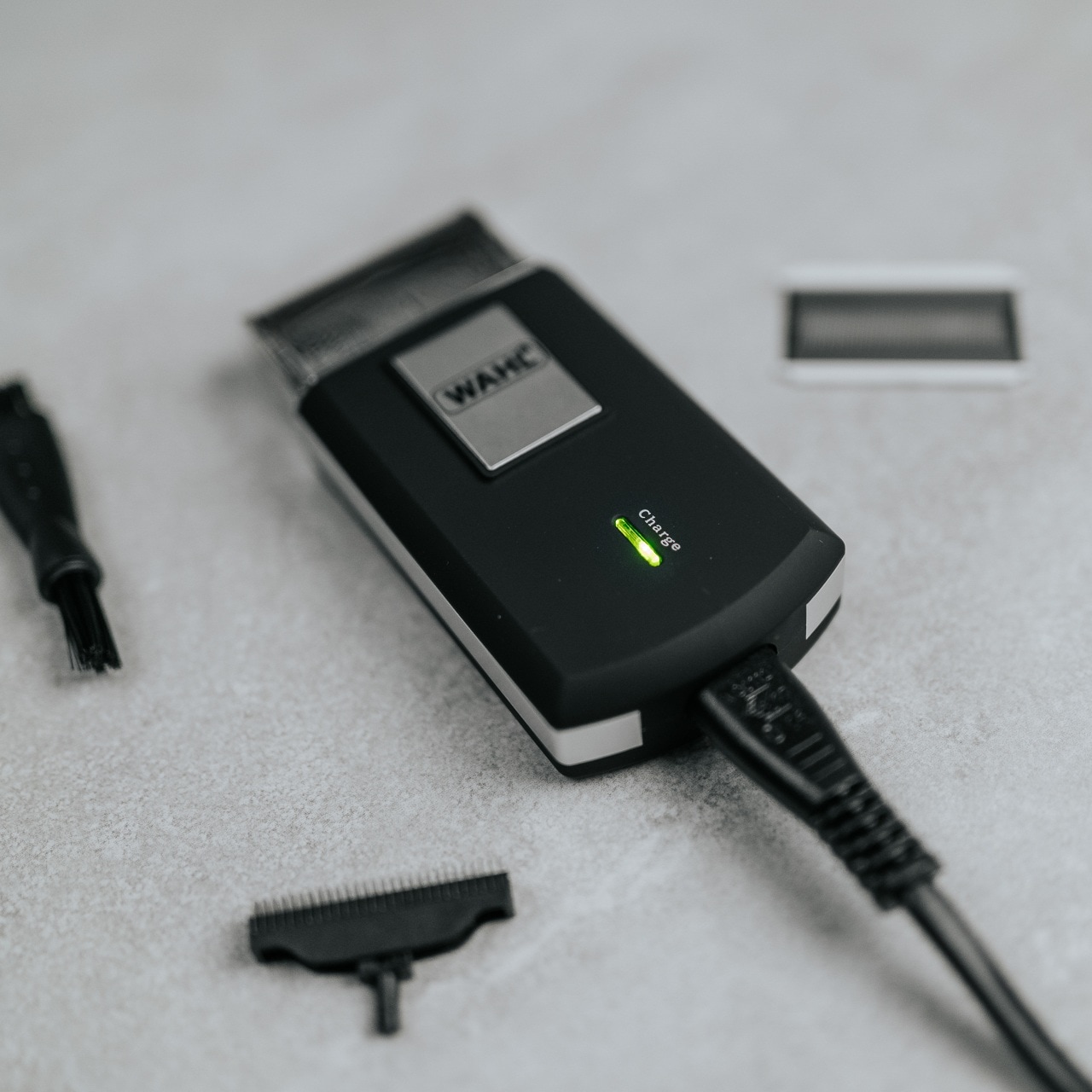 Wahl Elektrorasierer »Travel Shaver« 8 Stk. Aufsätze Kompaktes Design, LED-Ladenanzeige