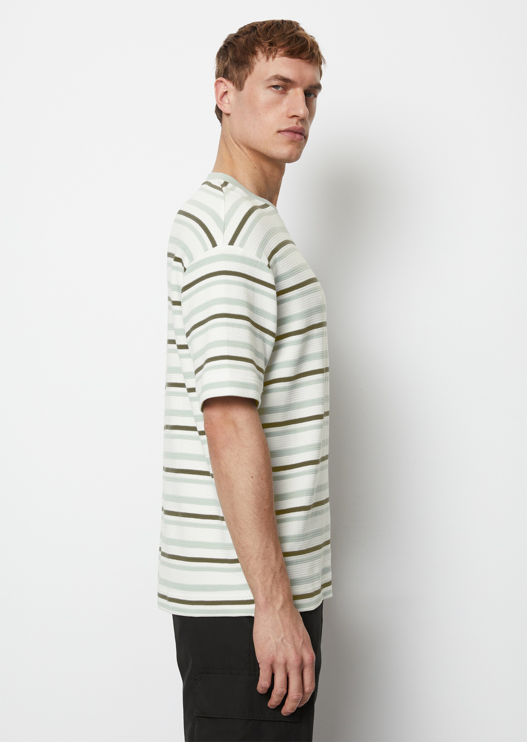 T-Shirt regular mit feiner Waffelstruktur