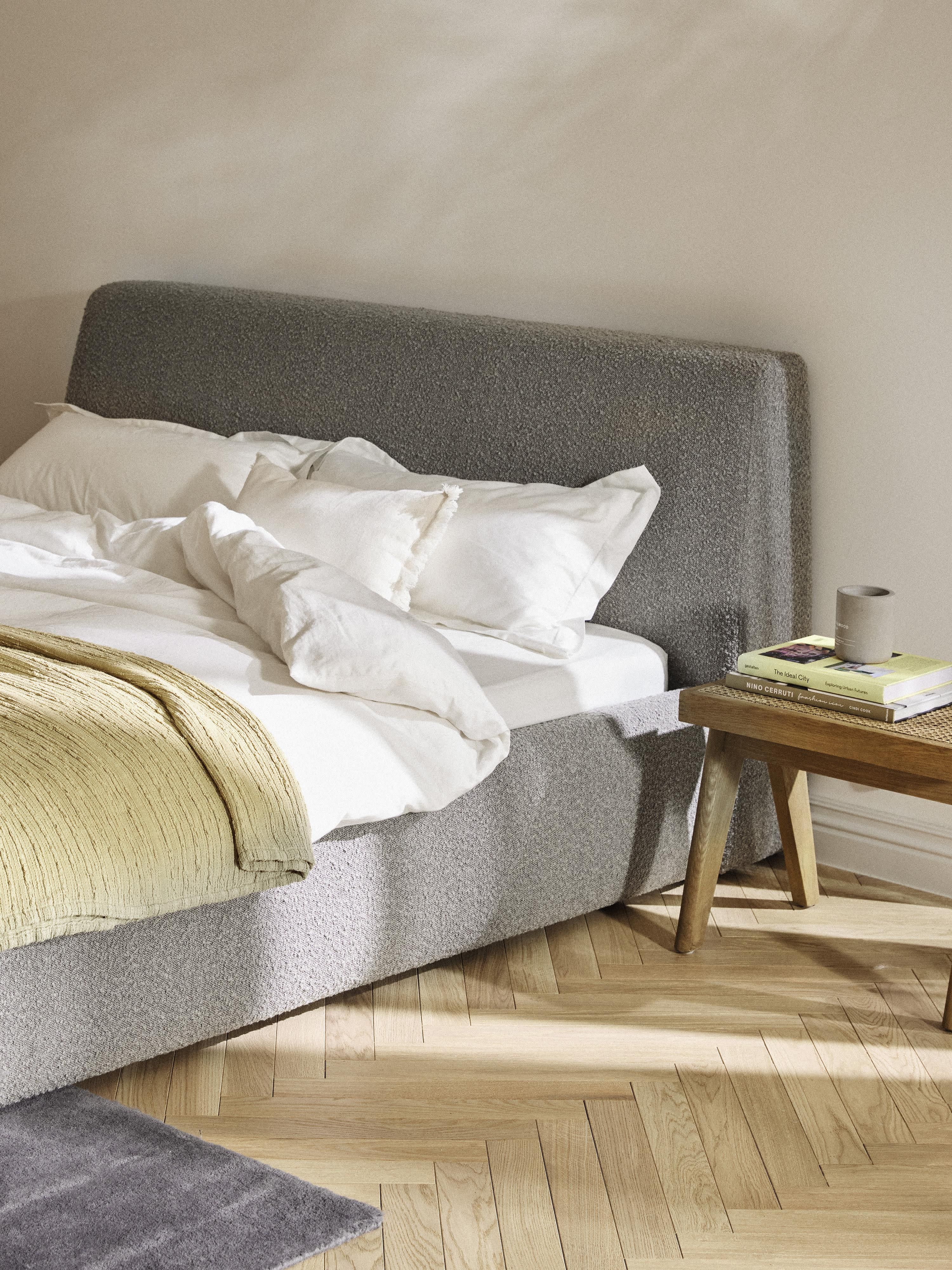 Bouclé gestoffeerd bed Cloud