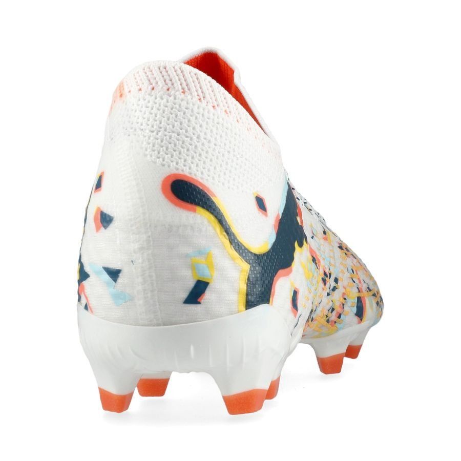 PUMA Future 7 Ultimate FG/AG NJR Creativity - Blanc/Ocean Tropic/Turquoise Surf/Hot Heat/Sun Stream ÉDITION LIMITÉE