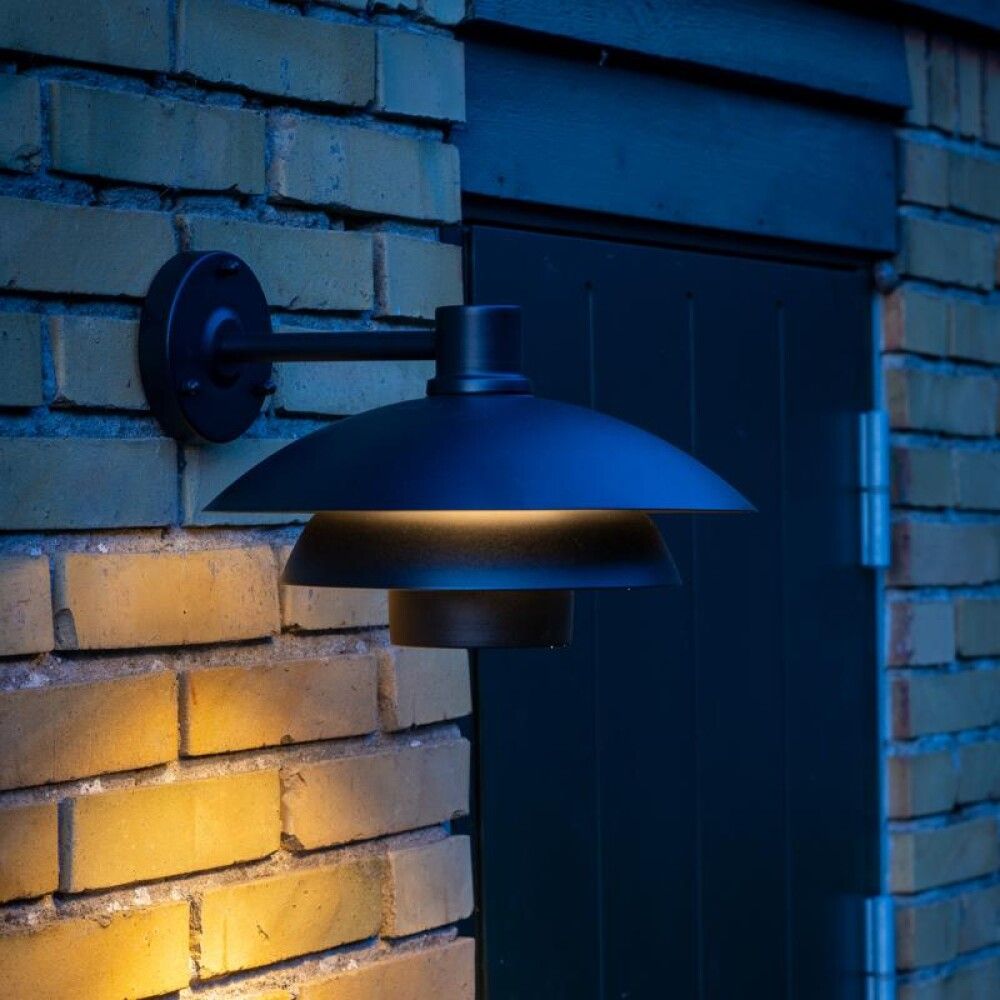 VEGGLAMPE DYBERG LARSEN MORPH 30CM SVART