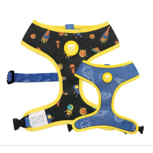 Coleira reversível Dukier Space com estampa espacial para cães.