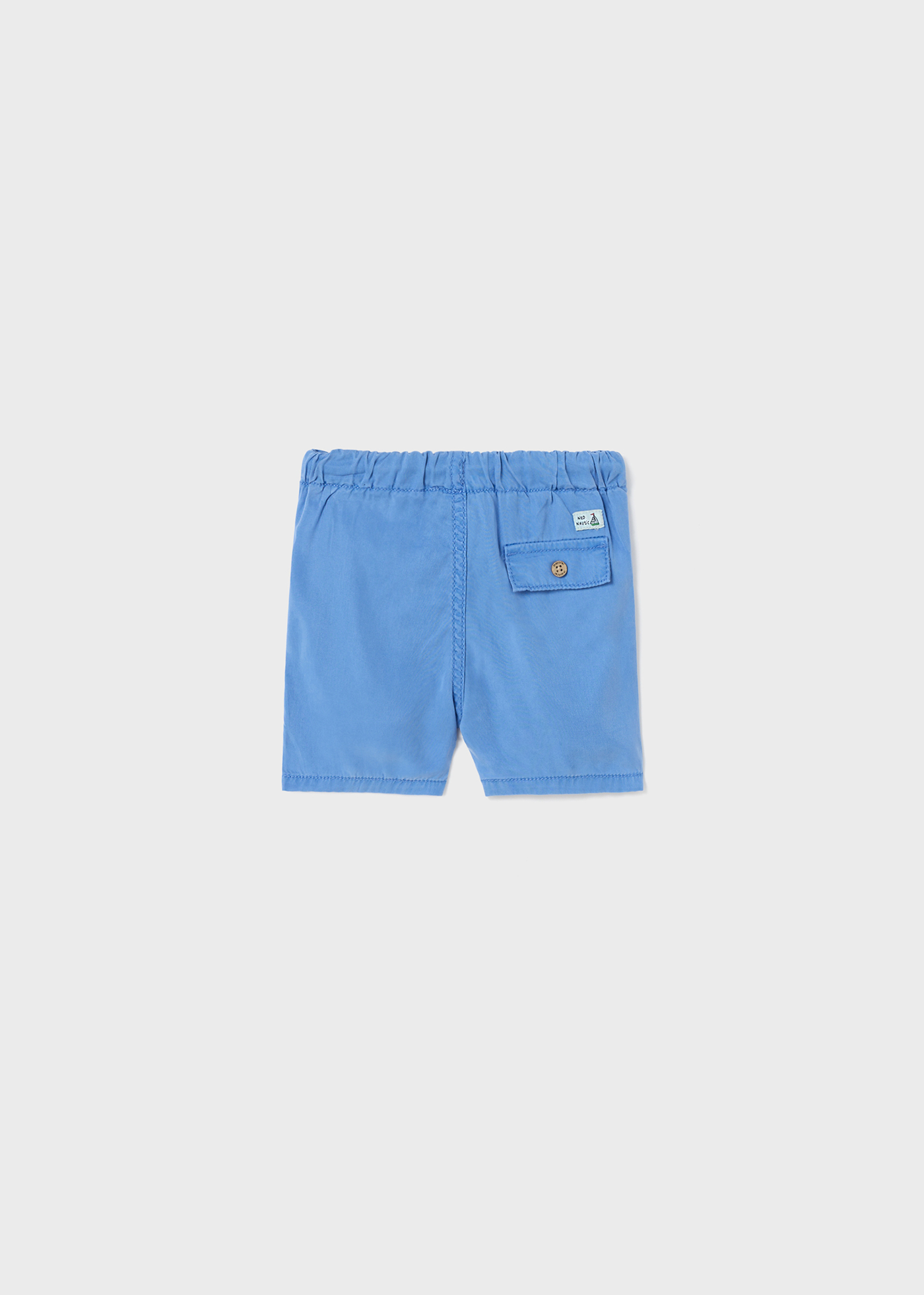 Bermuda infantil com cintura ajustável, confeccionada em TENCEL™ Lyocell.