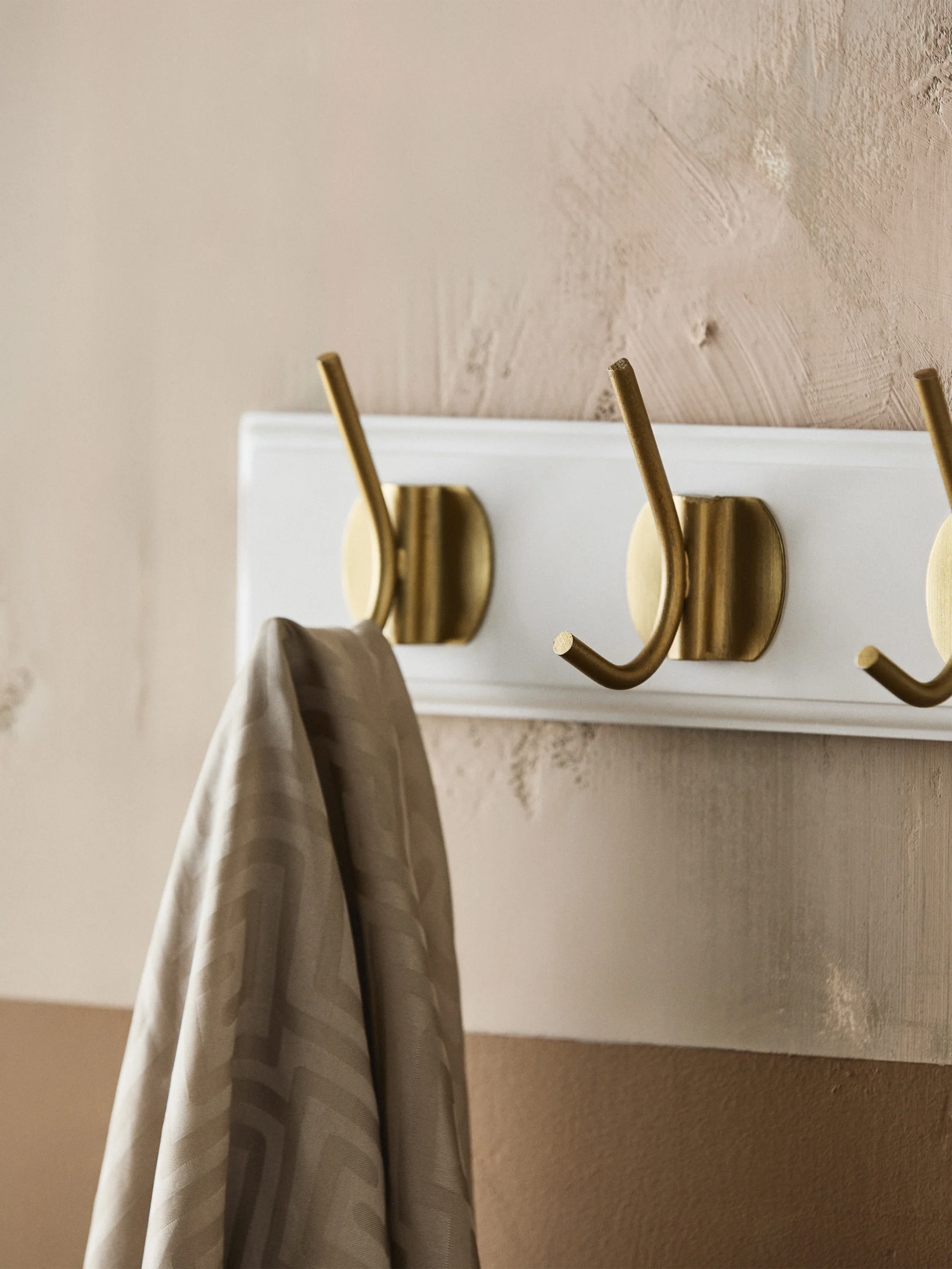Handgemaakt houten wandrek Edgy