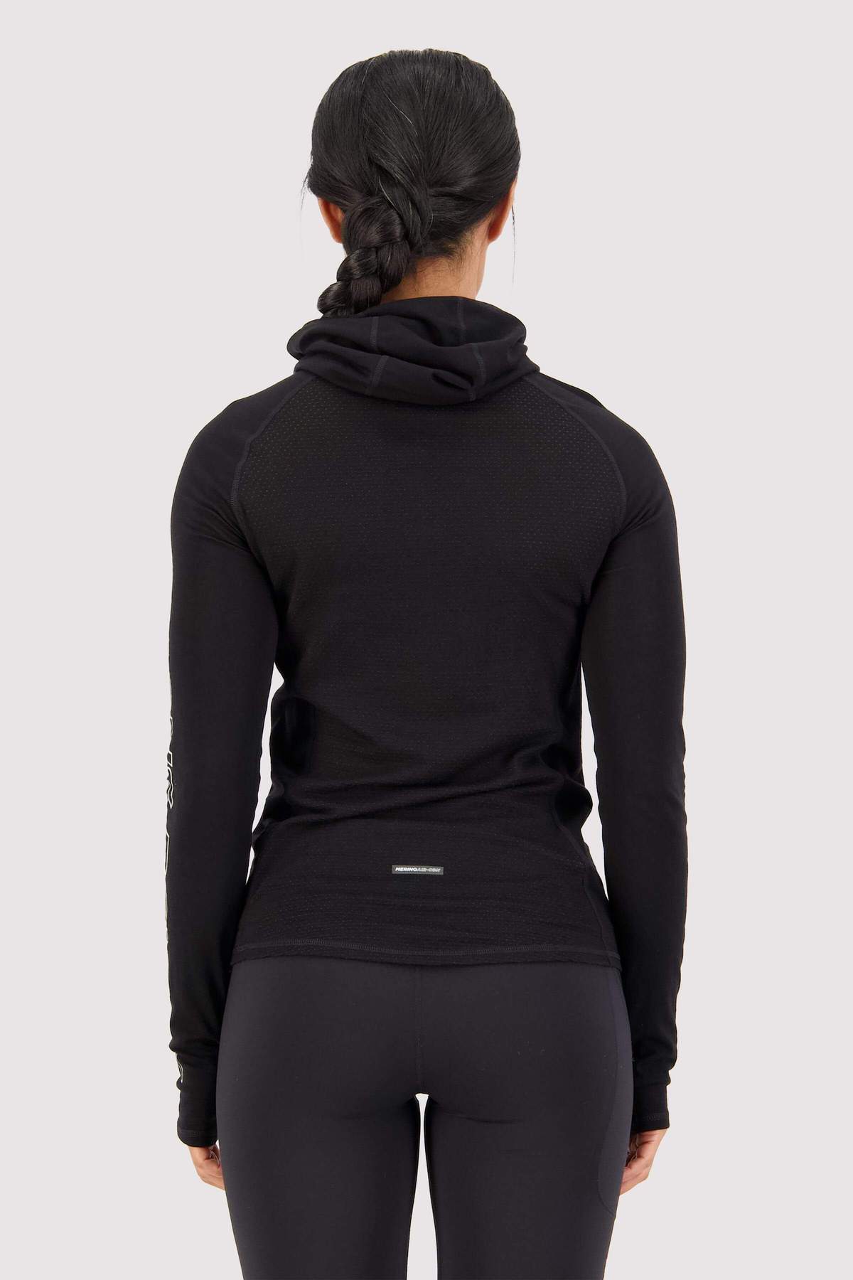 Mons Royale Bella Tech Hood<br>Perfekt ulltrøye hele året! Tilbud gjelder utvalgte farger!
