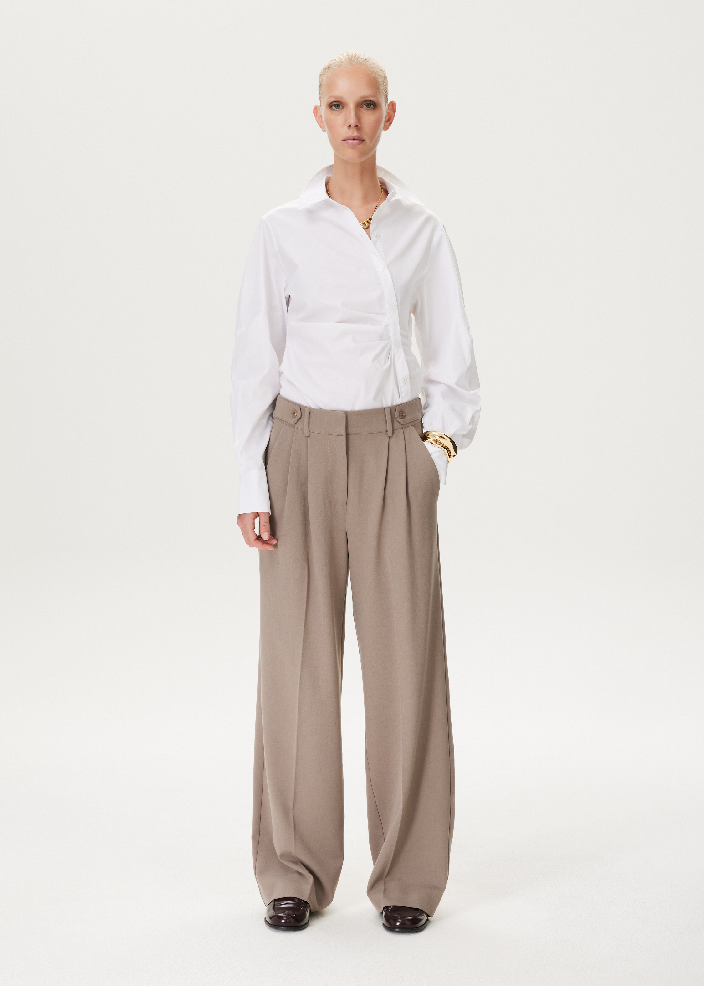 Blouse met asymmetrische knoopsluiting