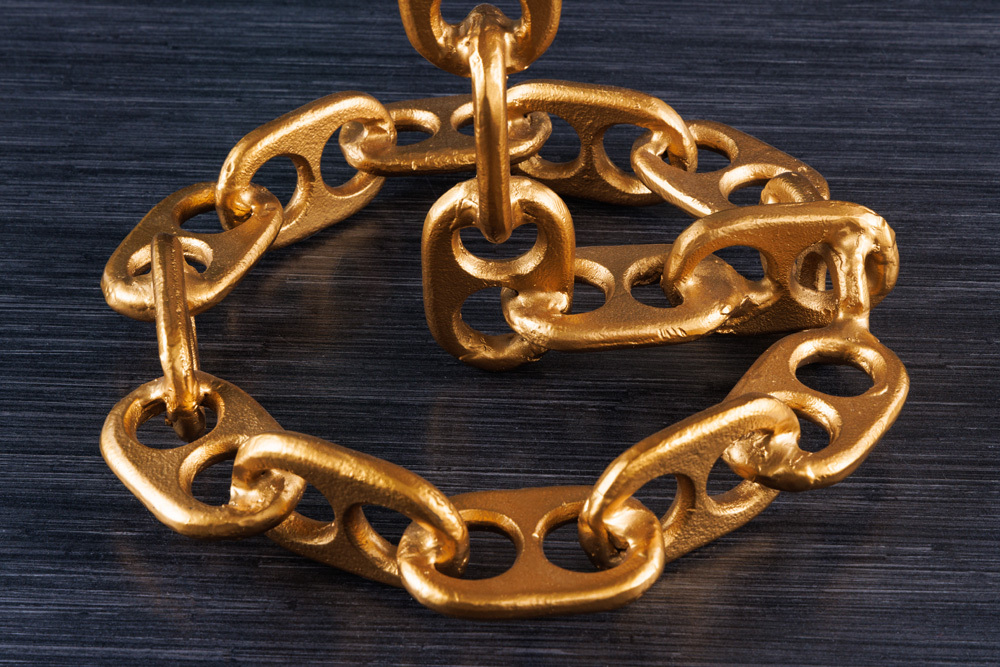 Design Beistelltisch CHAINS 55cm gold Mangoholz handmade Metall rund Kettengestell massiv