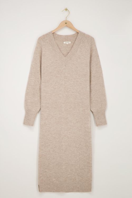 Beige lange jurk met V-hals