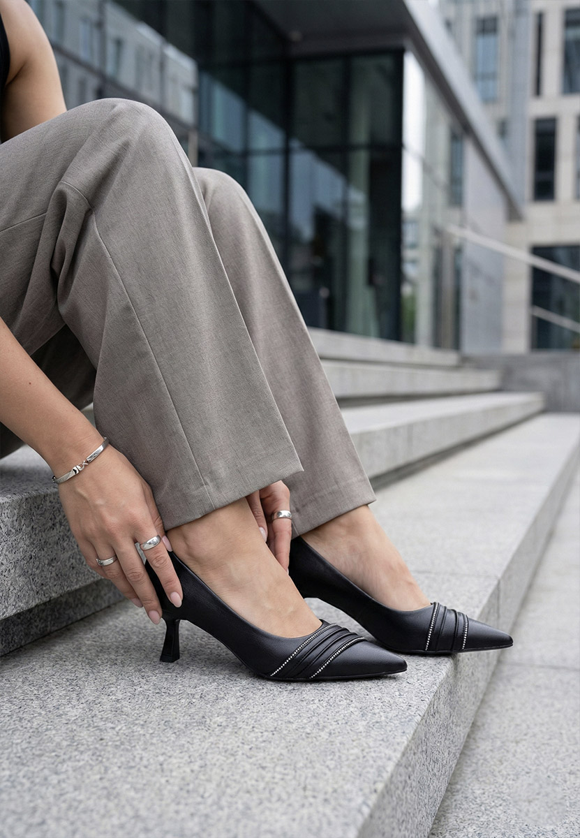 Chaussures à petit talon noirs Enolia